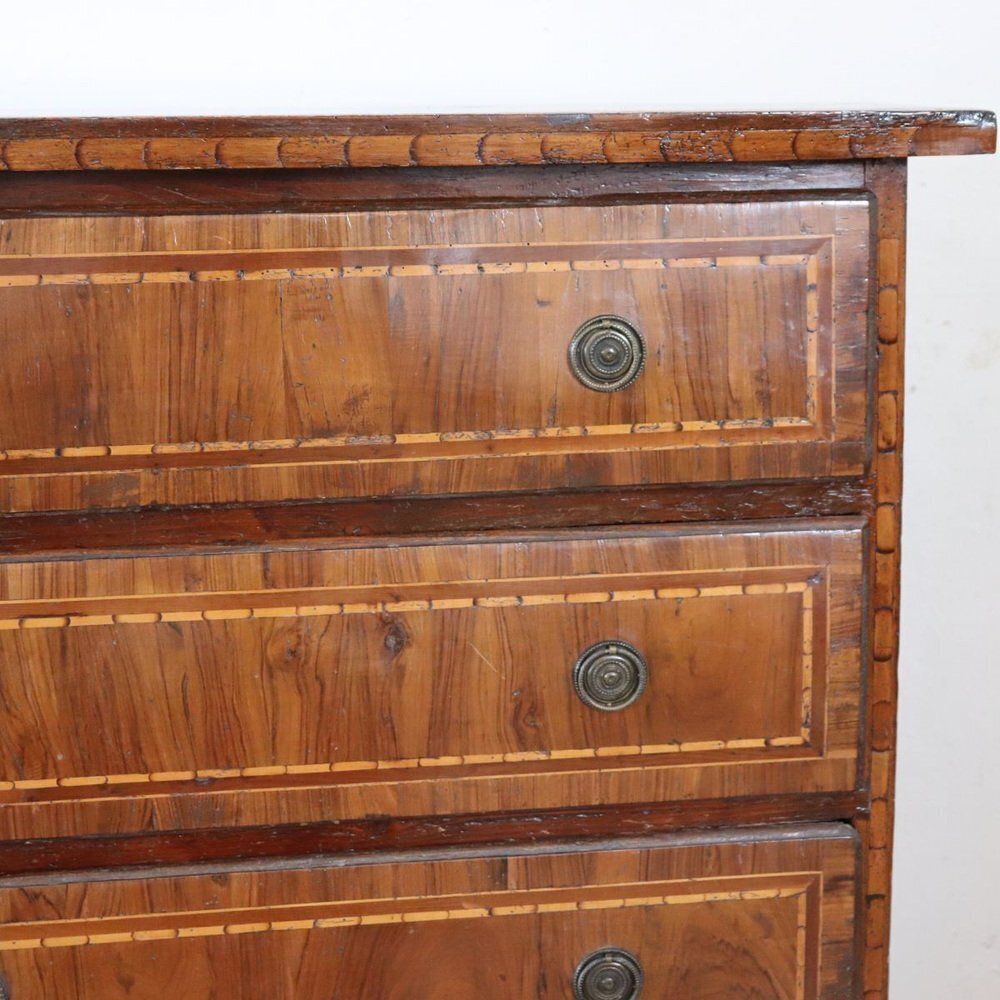 Antique 18th Century Walnut Chest Of Drawers photo vinterior