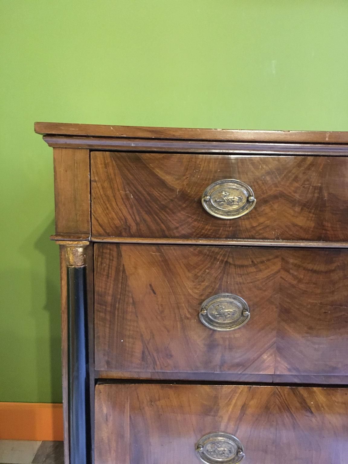 Italiaanse ladekast in Empire-stijl, 18e eeuw, walnoot met bronzen grepen photo 6170.0