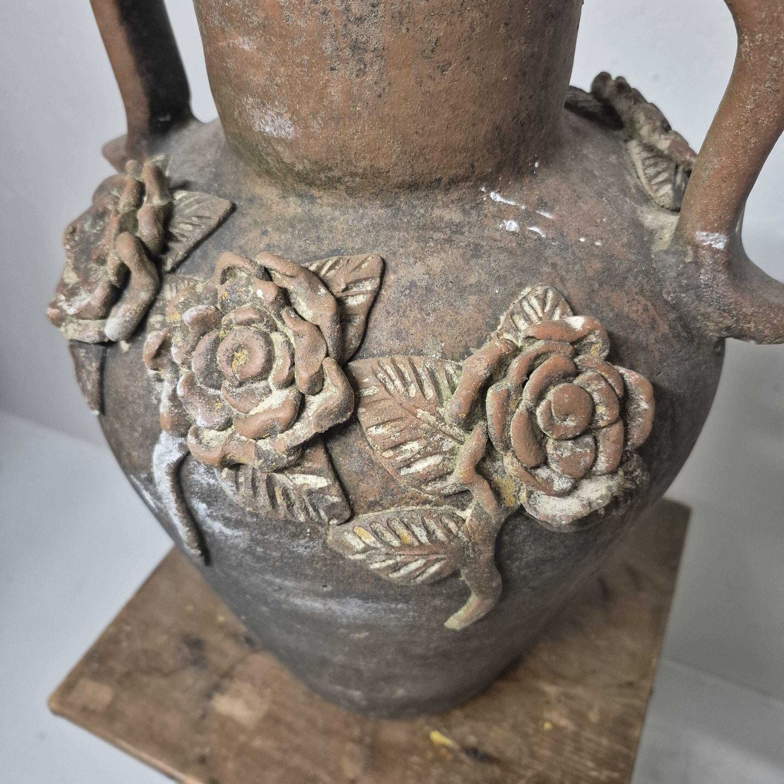 photo vinterior Weathered Terracotta Twin Handled Amphora Urn   Olive Jar Planter