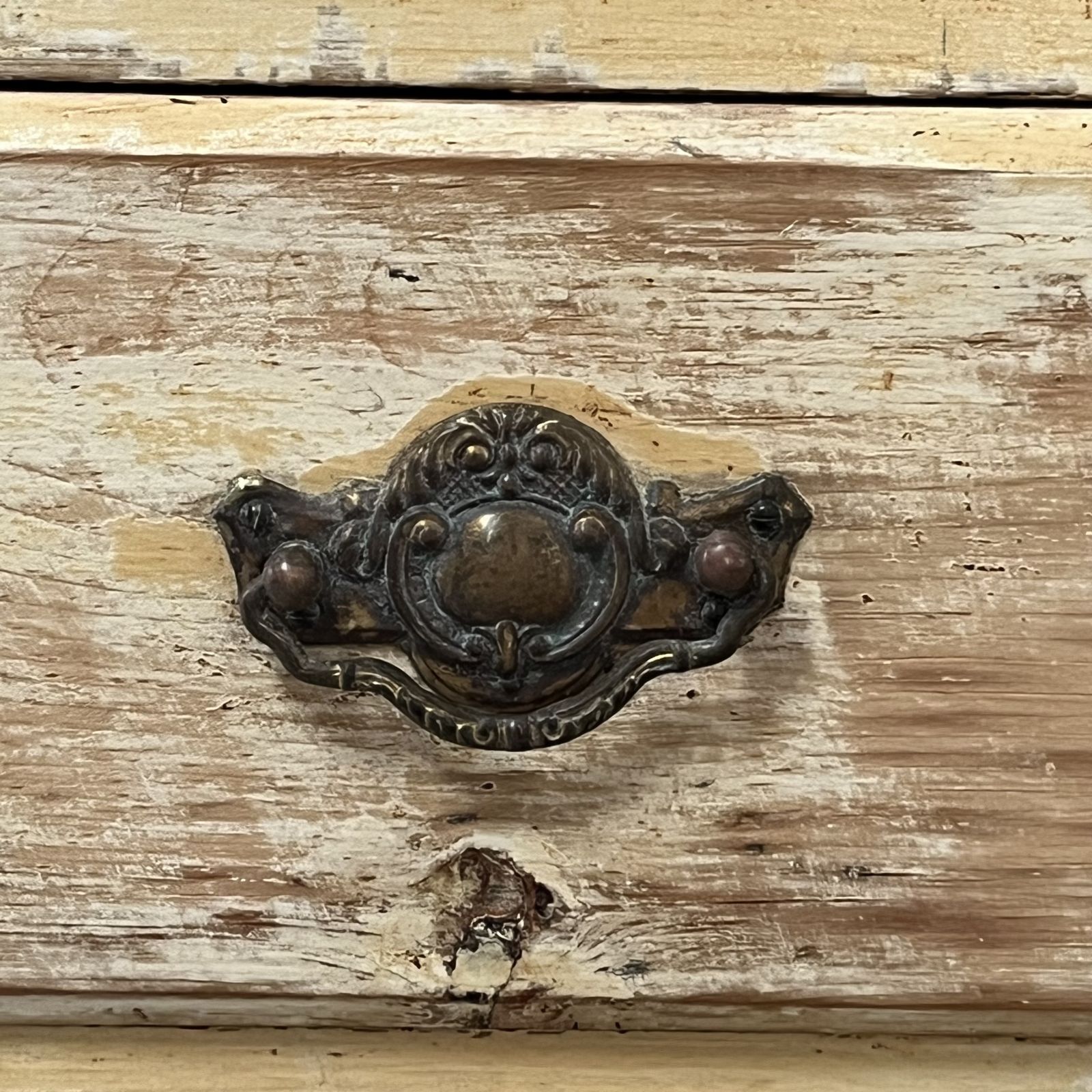 photo vintage Antique Painted Pine Kitchen Dresser