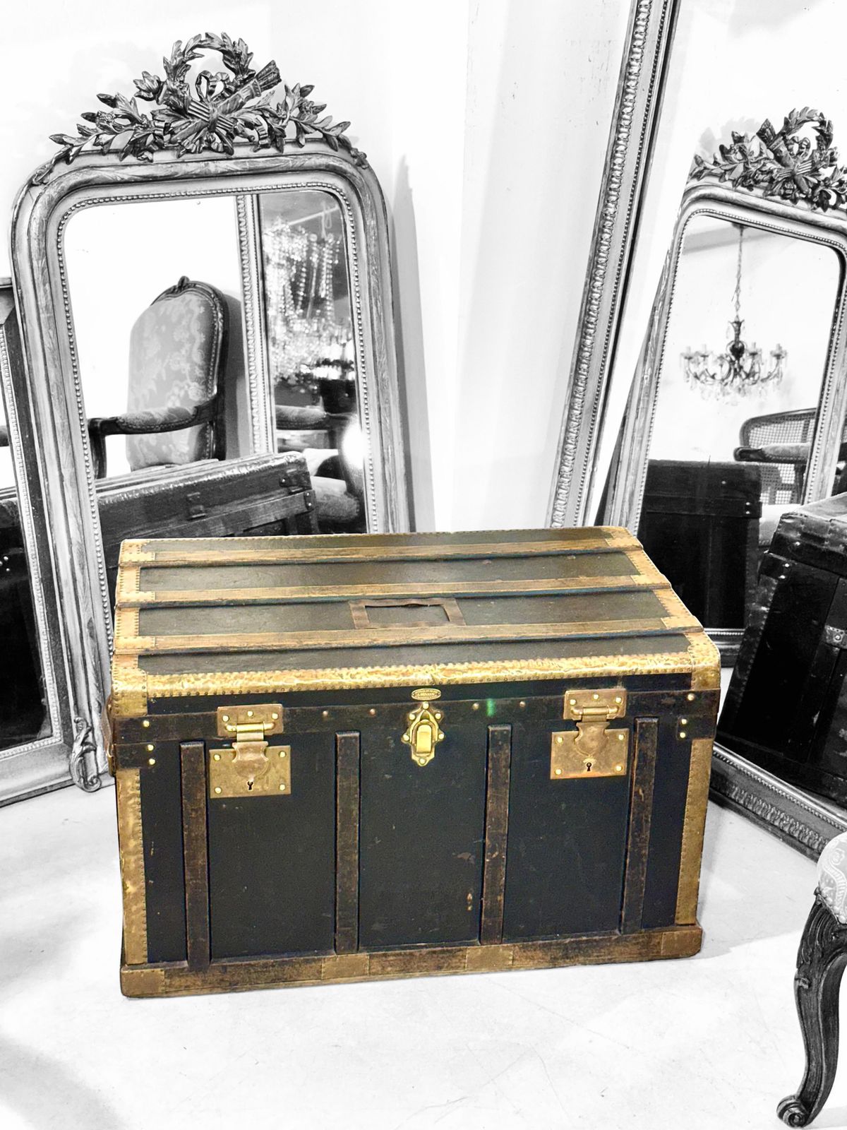 Black Canvas And Brass Flat Travel Trunk, Belle époque France Circa 1912 photo Furniture