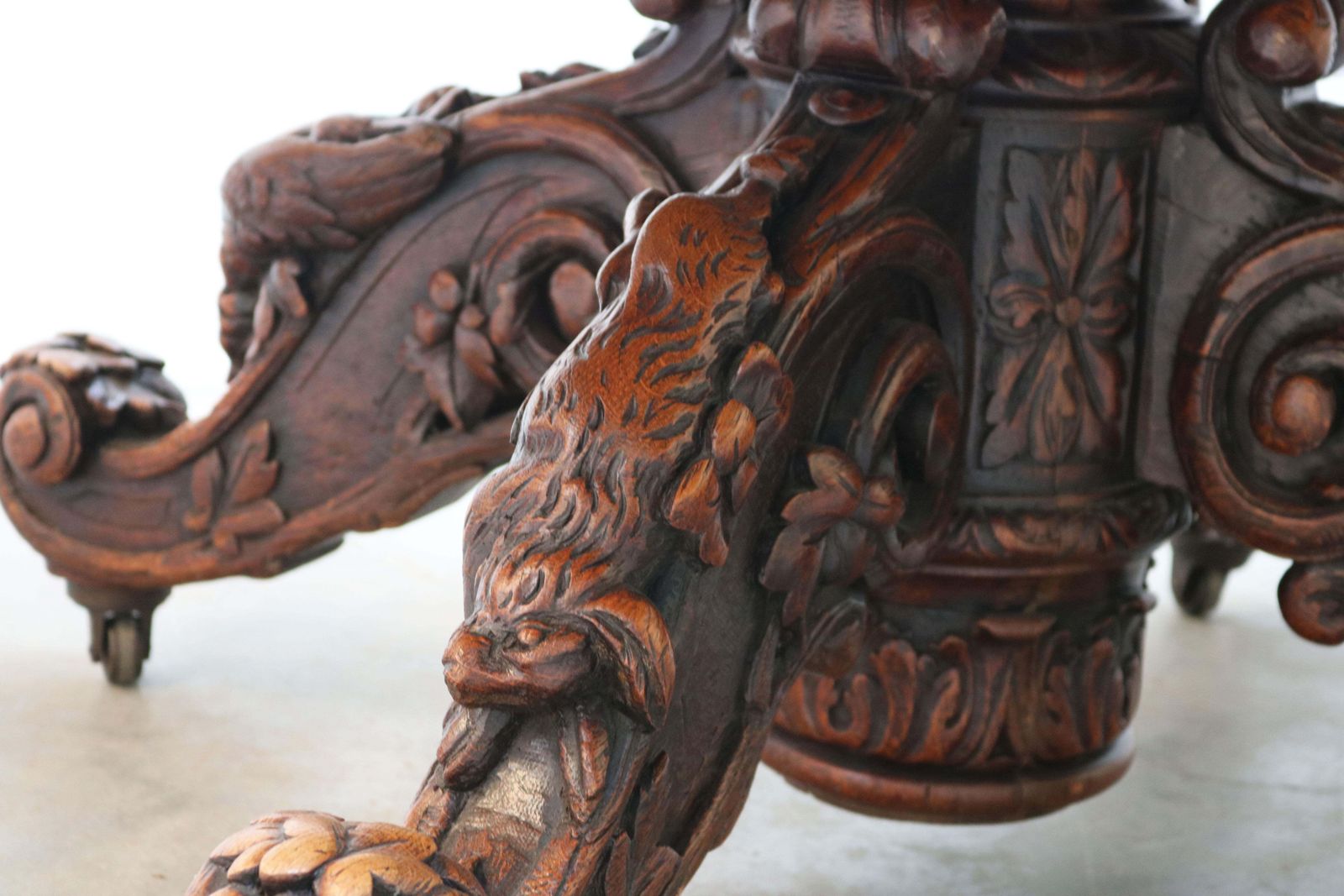 Mobilier Table à manger ovale de chasse d'époque, chêne, style Forêt-Noire, XIXe siècle photo
