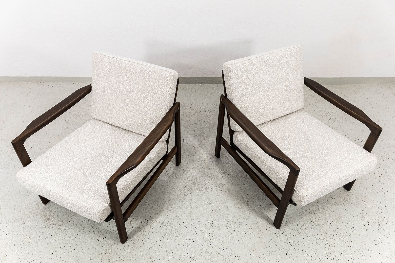 Vintage Club Chairs By Zenon Bączyk, 1960's, Set Of 2 photo vinterior