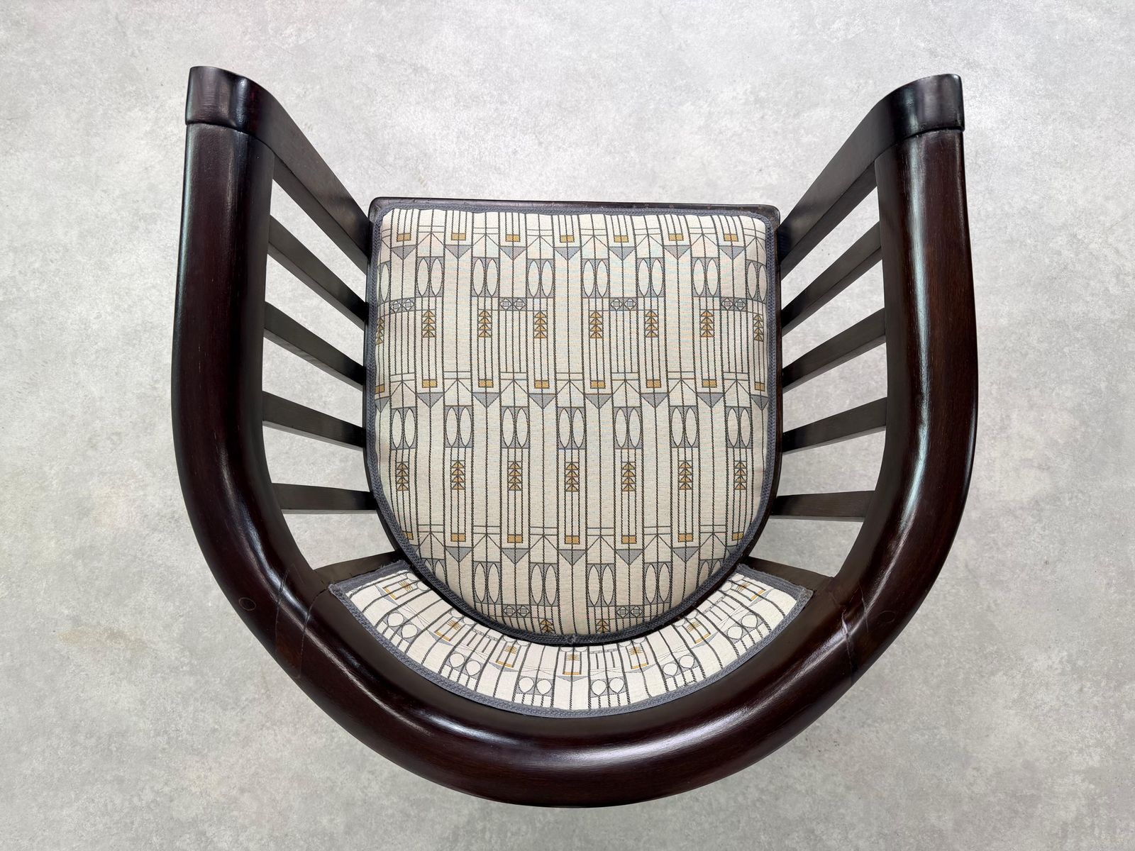 2822.0 Fledermaus Secession Armchair No.423 By Josef Hoffmann photo