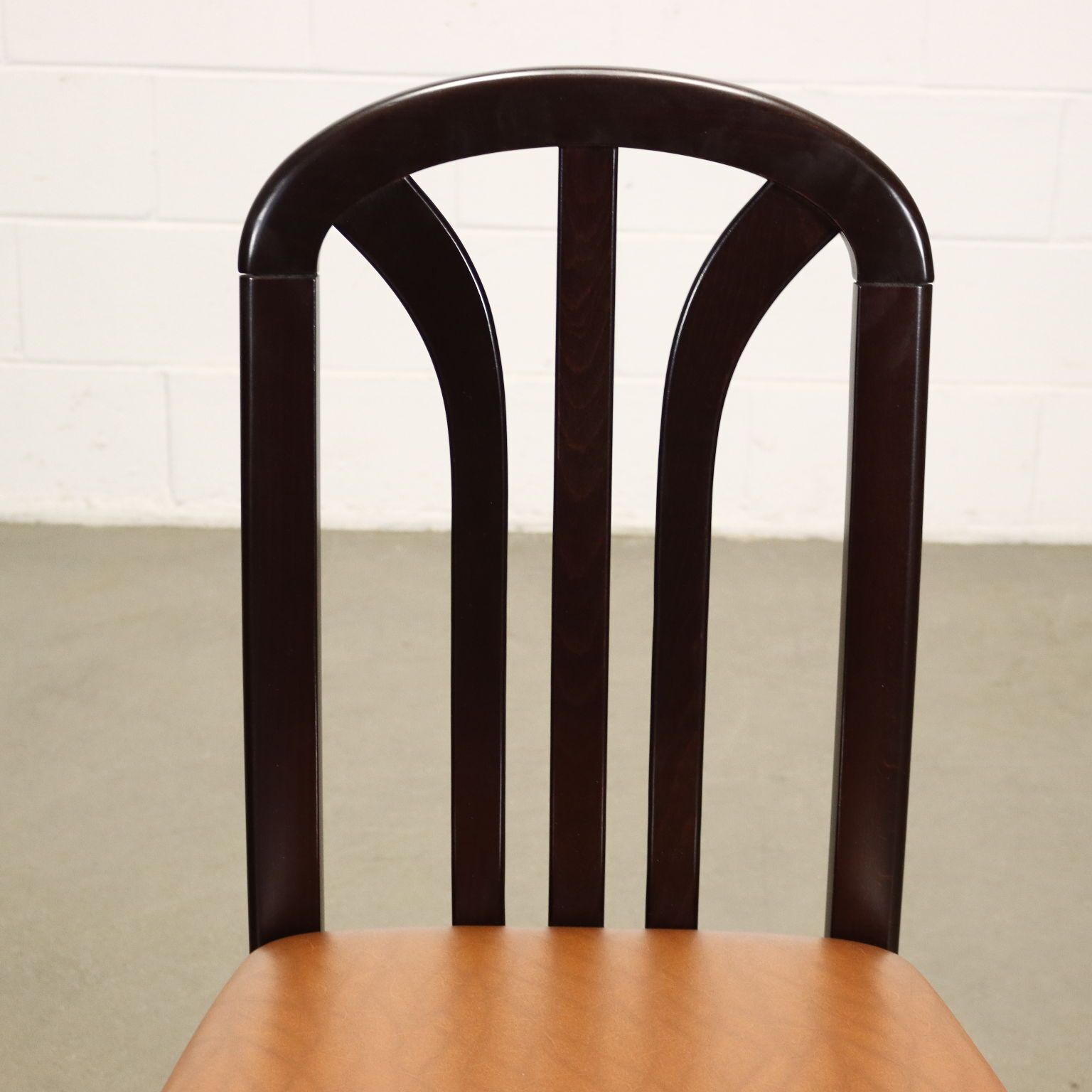 Set van 4 stoelen, gebeitst beukenhout, Italië, jaren 1970-1980 photo Meubels