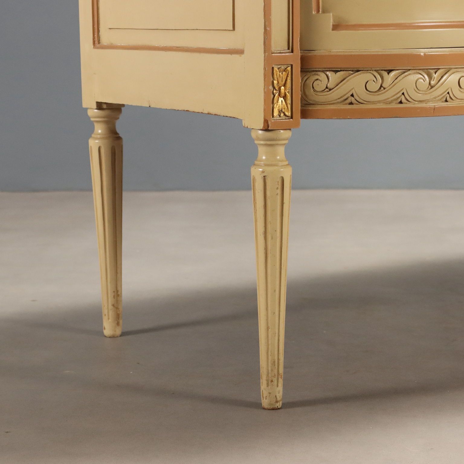 photo furniture Ladekast Neoclassicistische Stijl Gelakt Hout '900