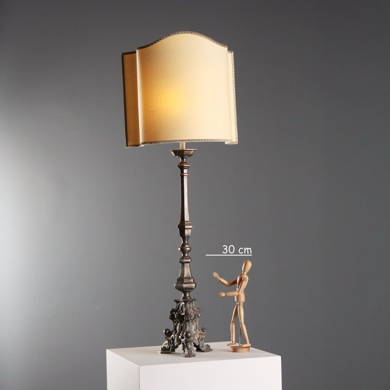Torciere In Stile photo furniture