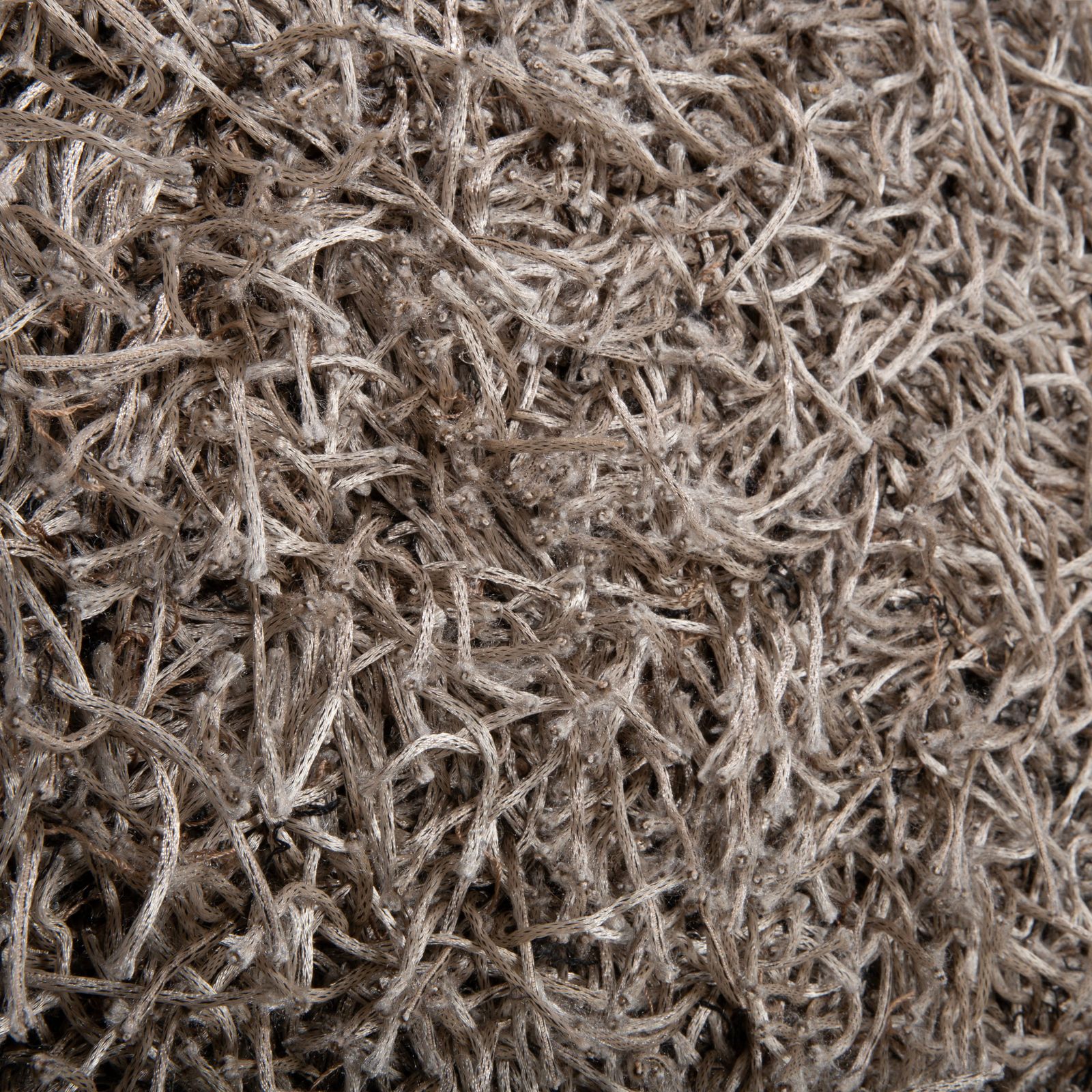 Tapis Kymo en tissu, gris beige photo for sale