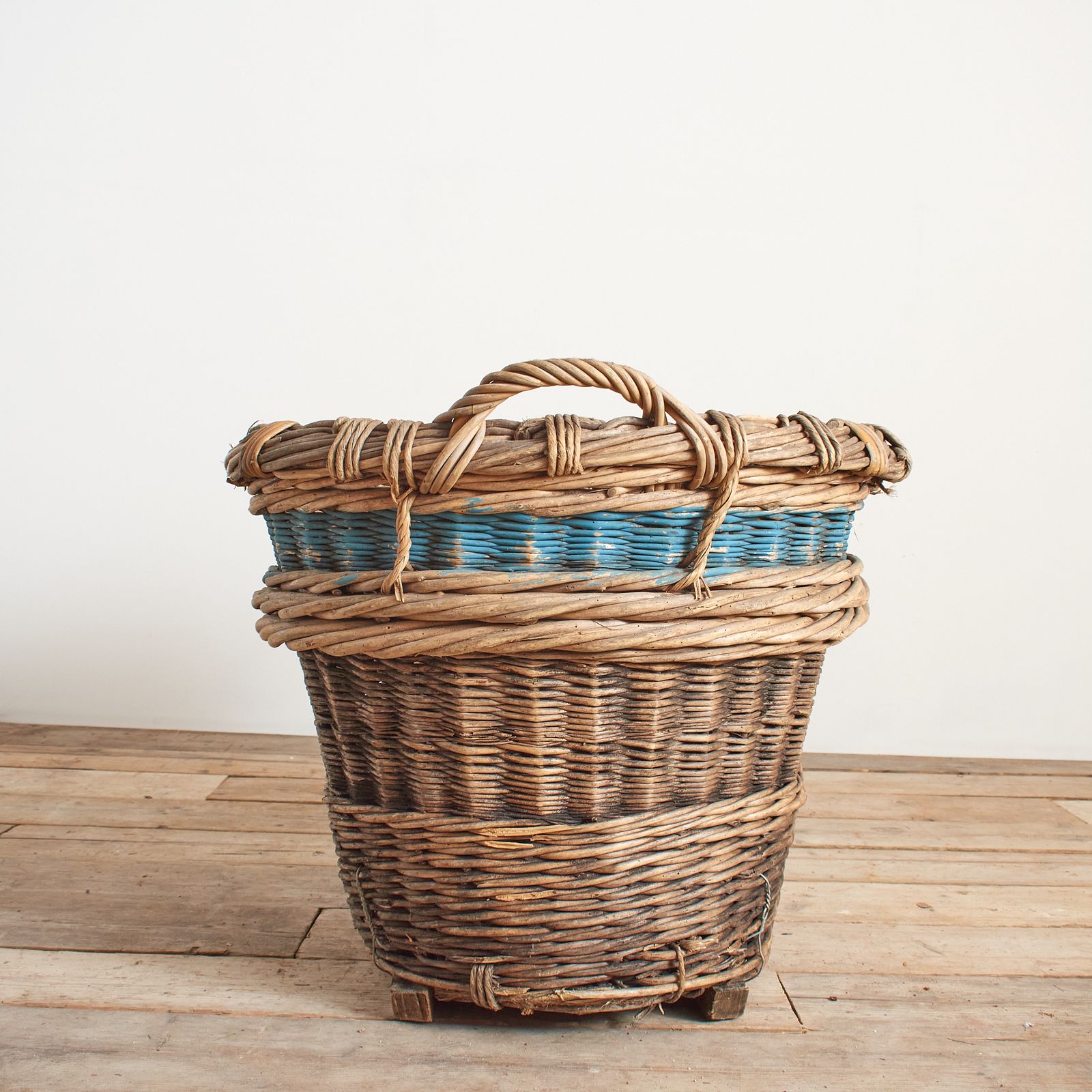 Antique French Champagne Grape Harvest Log Basket – Ae. photo 458.0
