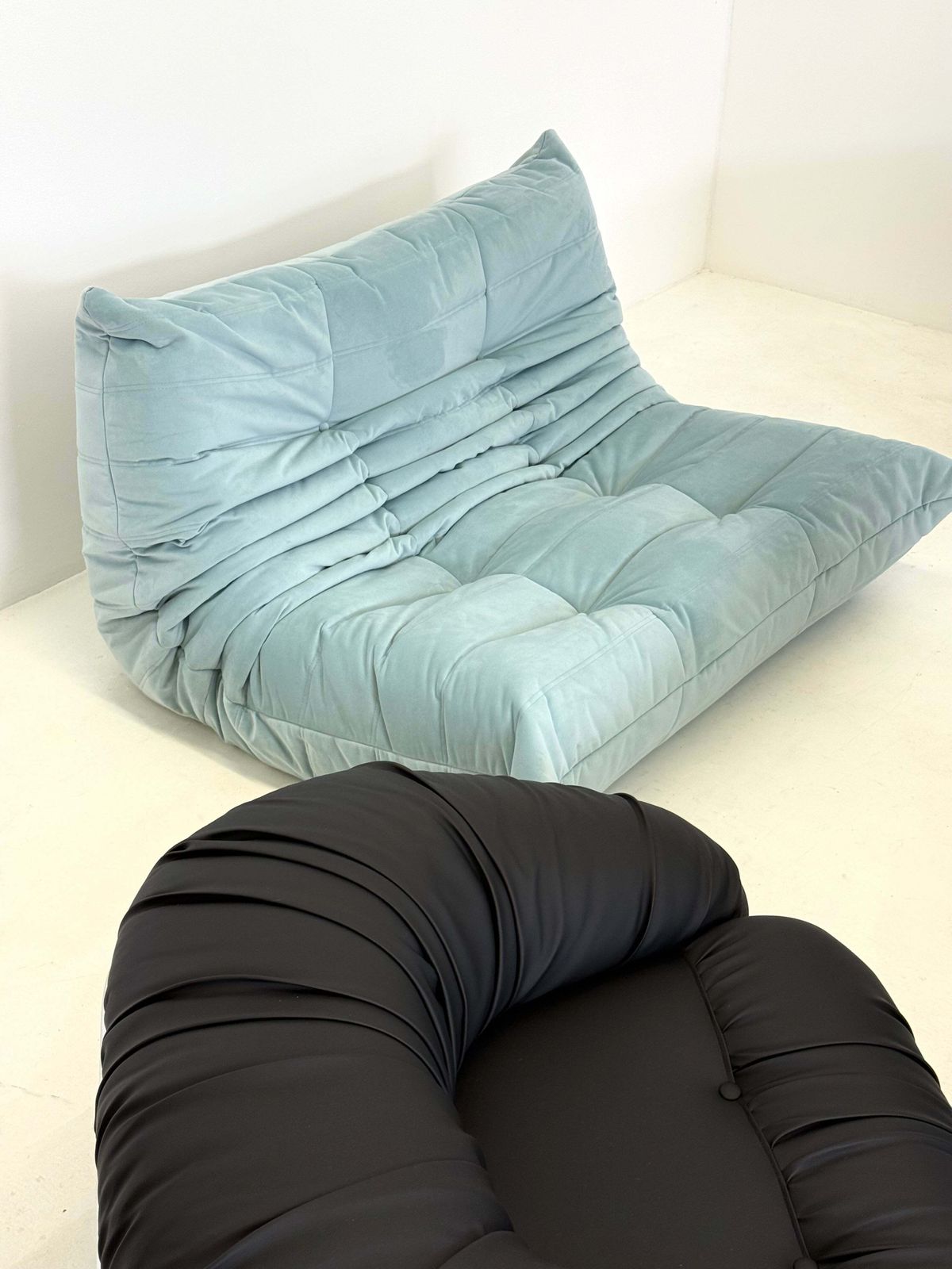 photo vinterior Ligne Roset Togo 2 Seater In Light Blue