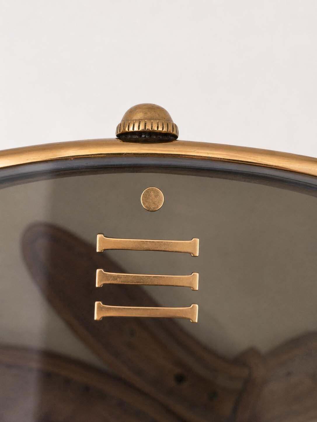 photo furniture Zeldzame Italiaanse Design Sculptuur Salontafel 'Watch', Toegeschreven Aan Ds Florence, 1960