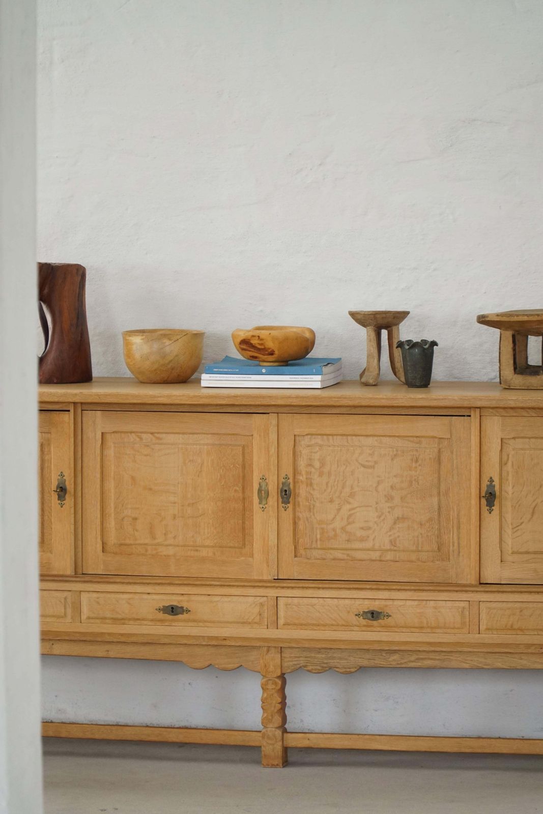 Furniture Danish Mid Century, Low Brutalist Sideboard In Oak, Henning Kjærnulf, 1960s photo