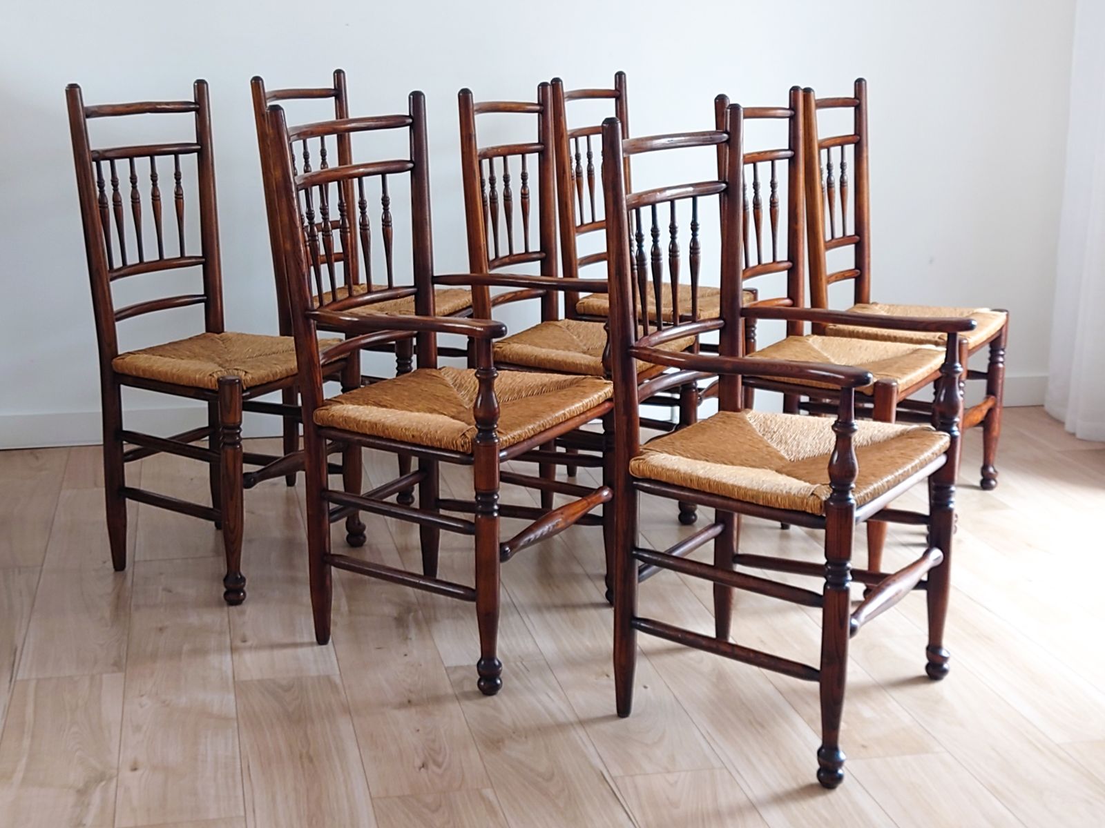 Vintage Set Of 8 English Country Farmhouse Spindle Back Chairs With Rush Seats