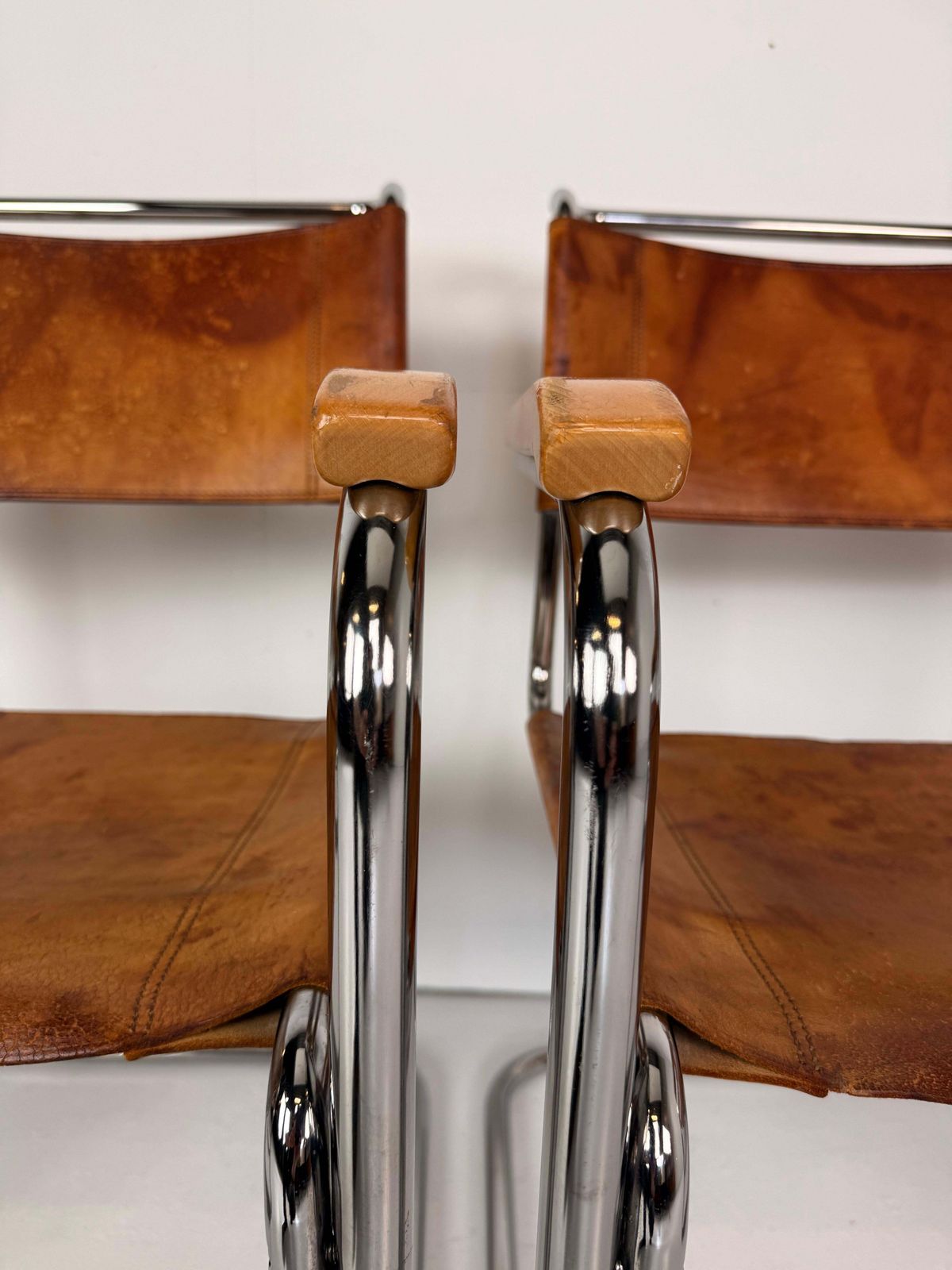 photo vintage Set Of 6 Original Thonet S34 Cantilever Chairs In Cognac Leather & Chrome, 1970s