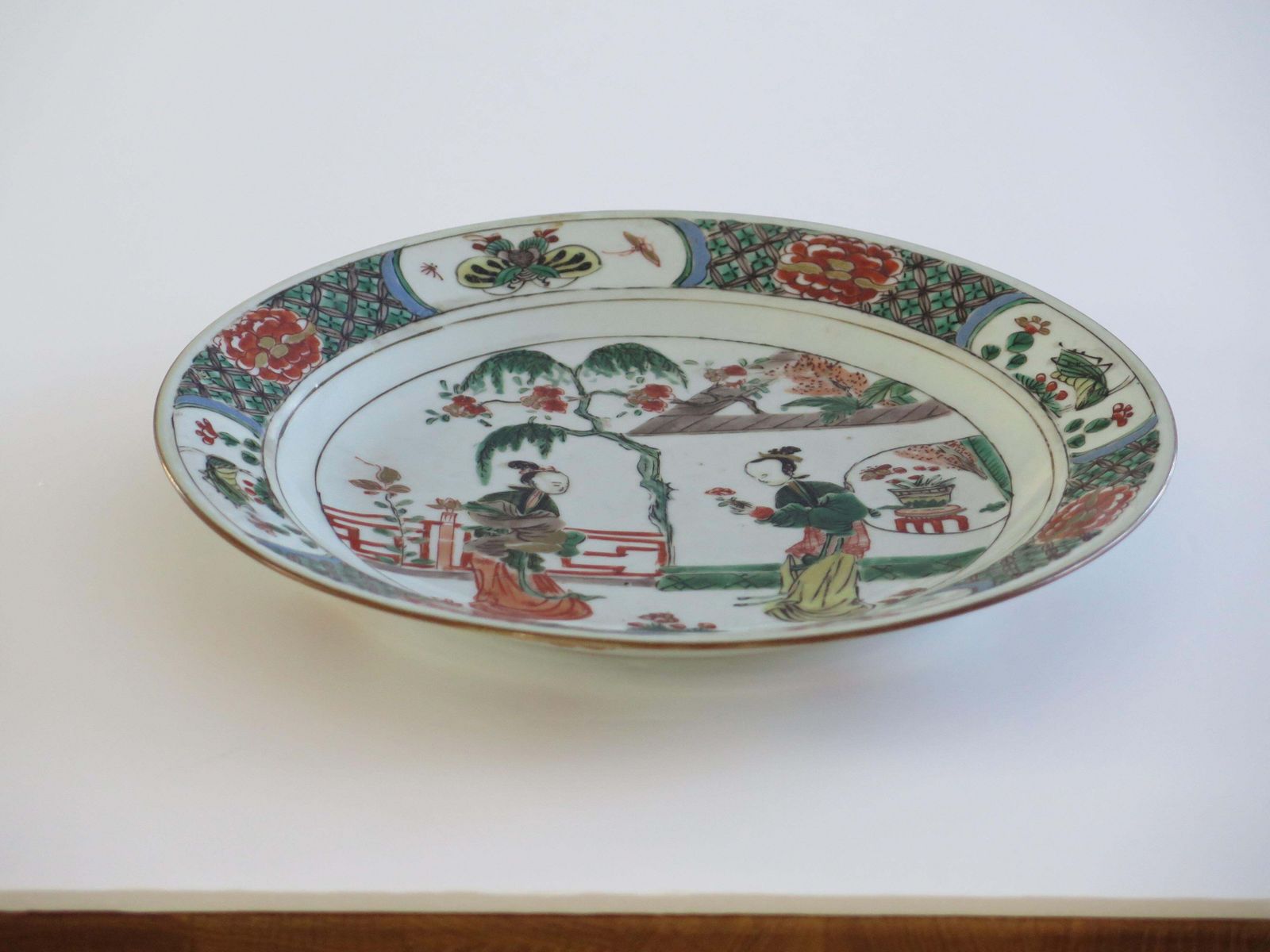 Woonaccessoires Chinees Famille Verte bord, handgeschilderd porselein, Kangxi-periode, ca. 1690 photo