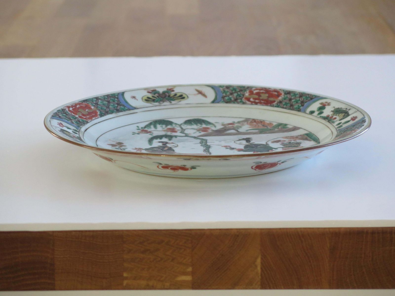 735.0 Chinees Famille Verte bord, handgeschilderd porselein, Kangxi-periode, ca. 1690 photo