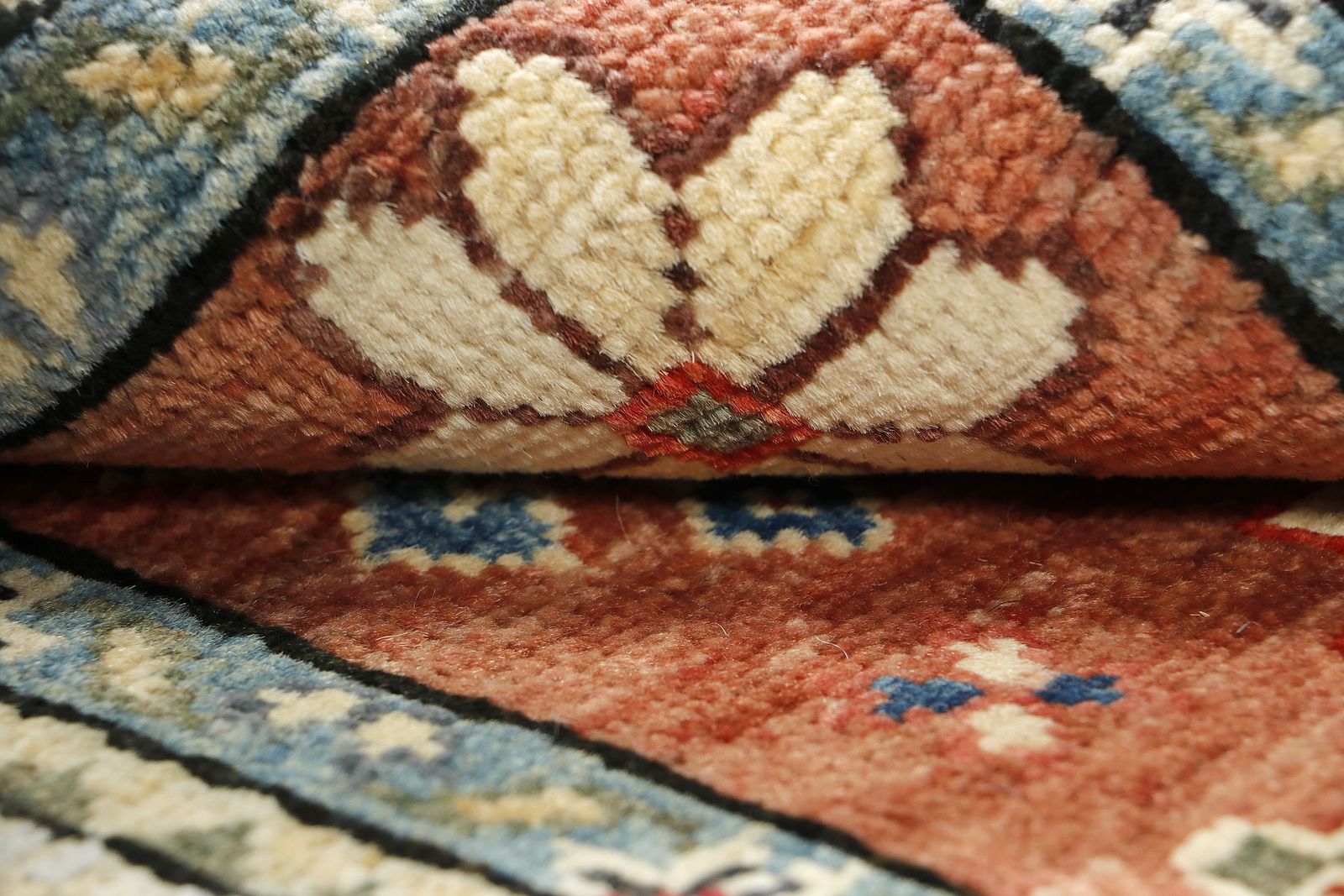 Afghaans Kazak handgeknoopt geometrisch Kaukasisch woonkamer- en slaapkamervloerkleed photo vinterior