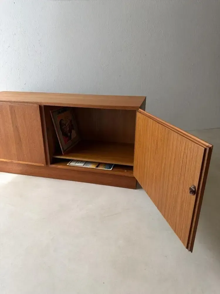 Meubels Omann Jun Dressoir Teak jaren 1960 Deens Design photo