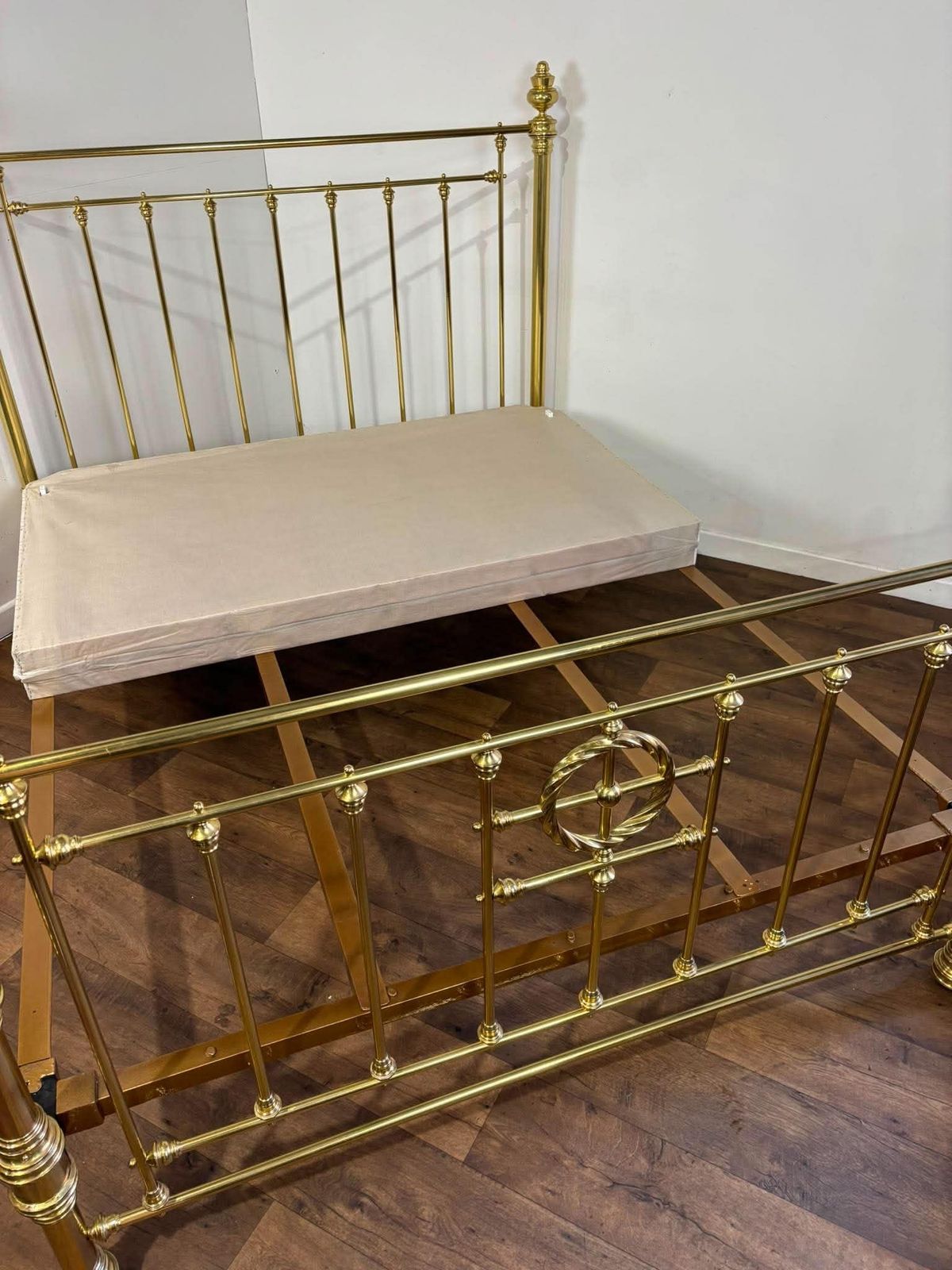 Victorian Style Brass Super King Size Bed Frame photo Furniture