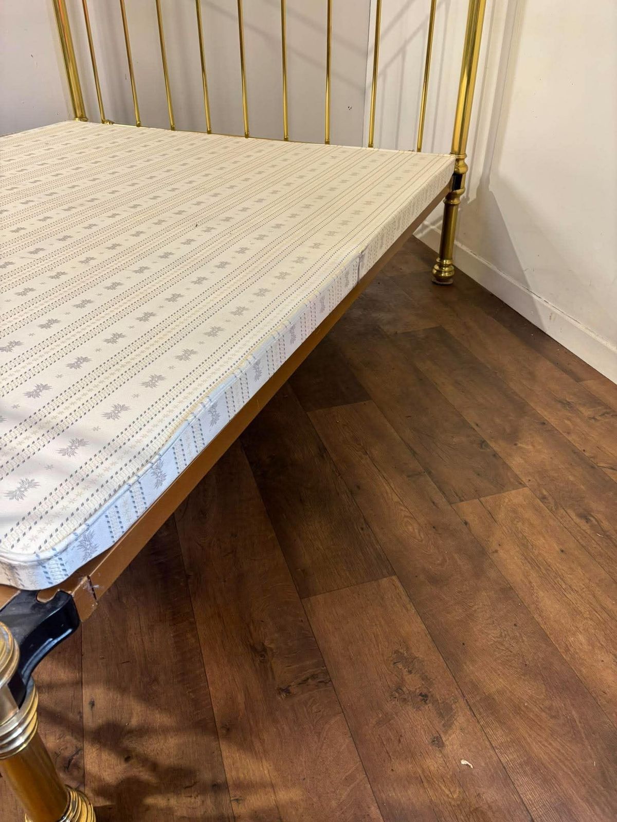 Furniture Victorian Style Brass Super King Size Bed Frame photo