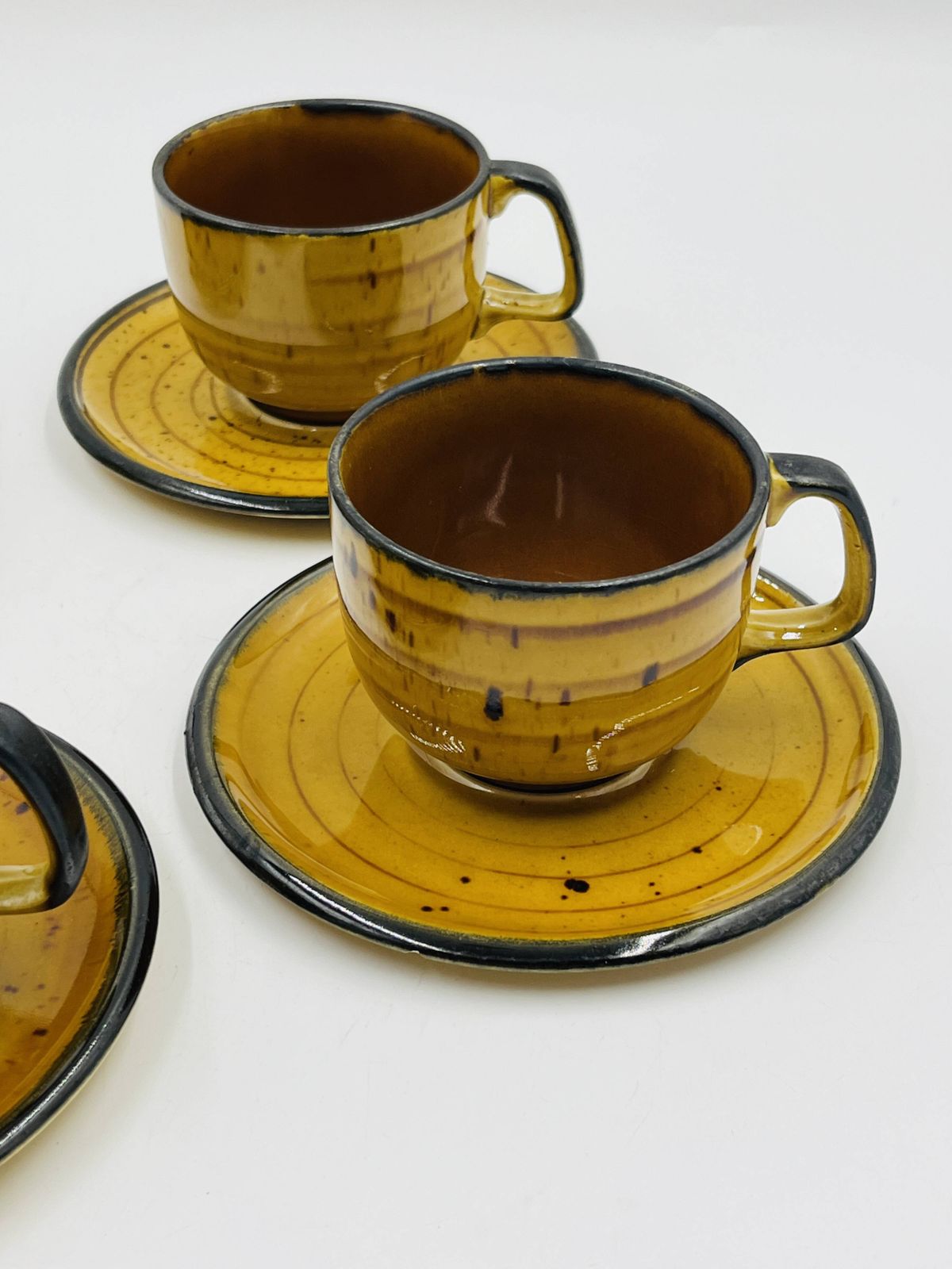 Set Of Four Vintage Boch Palma Cups And Saucers. photo Home Decor