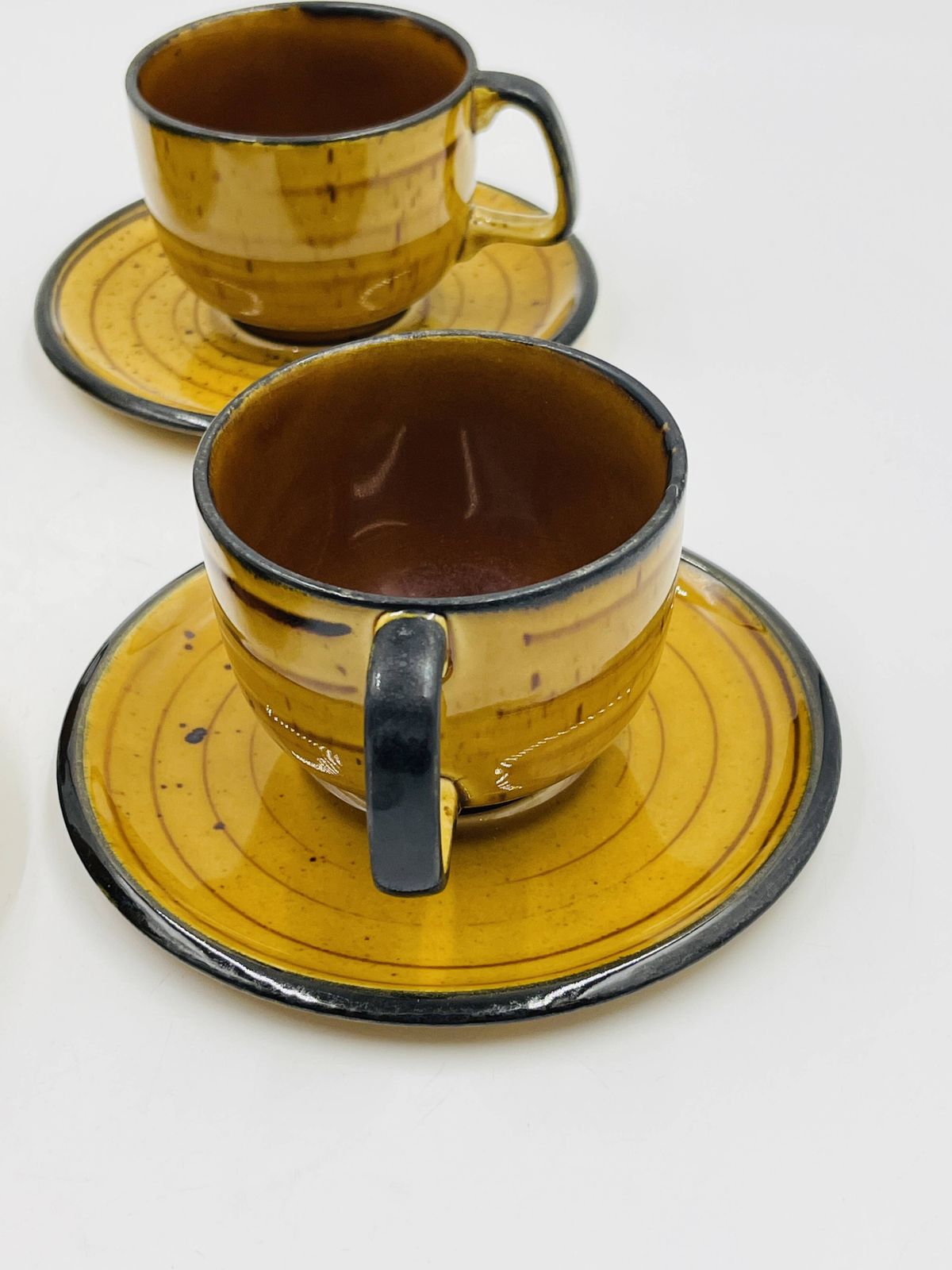 Woonaccessoires Set van vier vintage Boch Palma kopjes met schoteltjes. photo