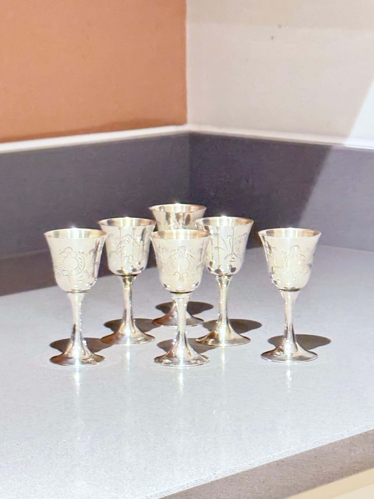 photo for sale Set van zes verzilverde cordiaalglazen in presentatiekoffer