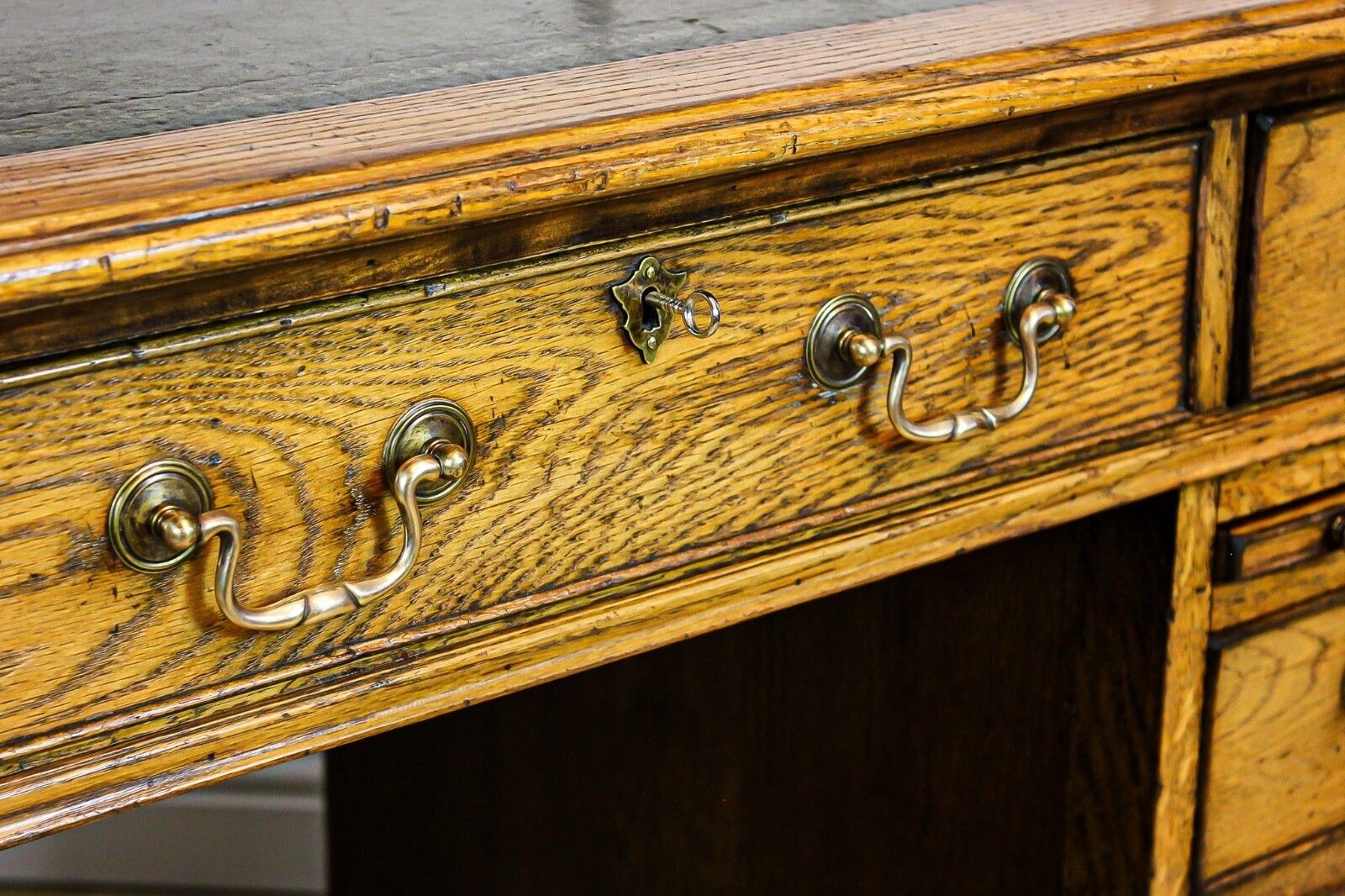 Large Antique Style Solid Oak Twin Pedestal Partners Leather Top Writing Desk photo vinterior