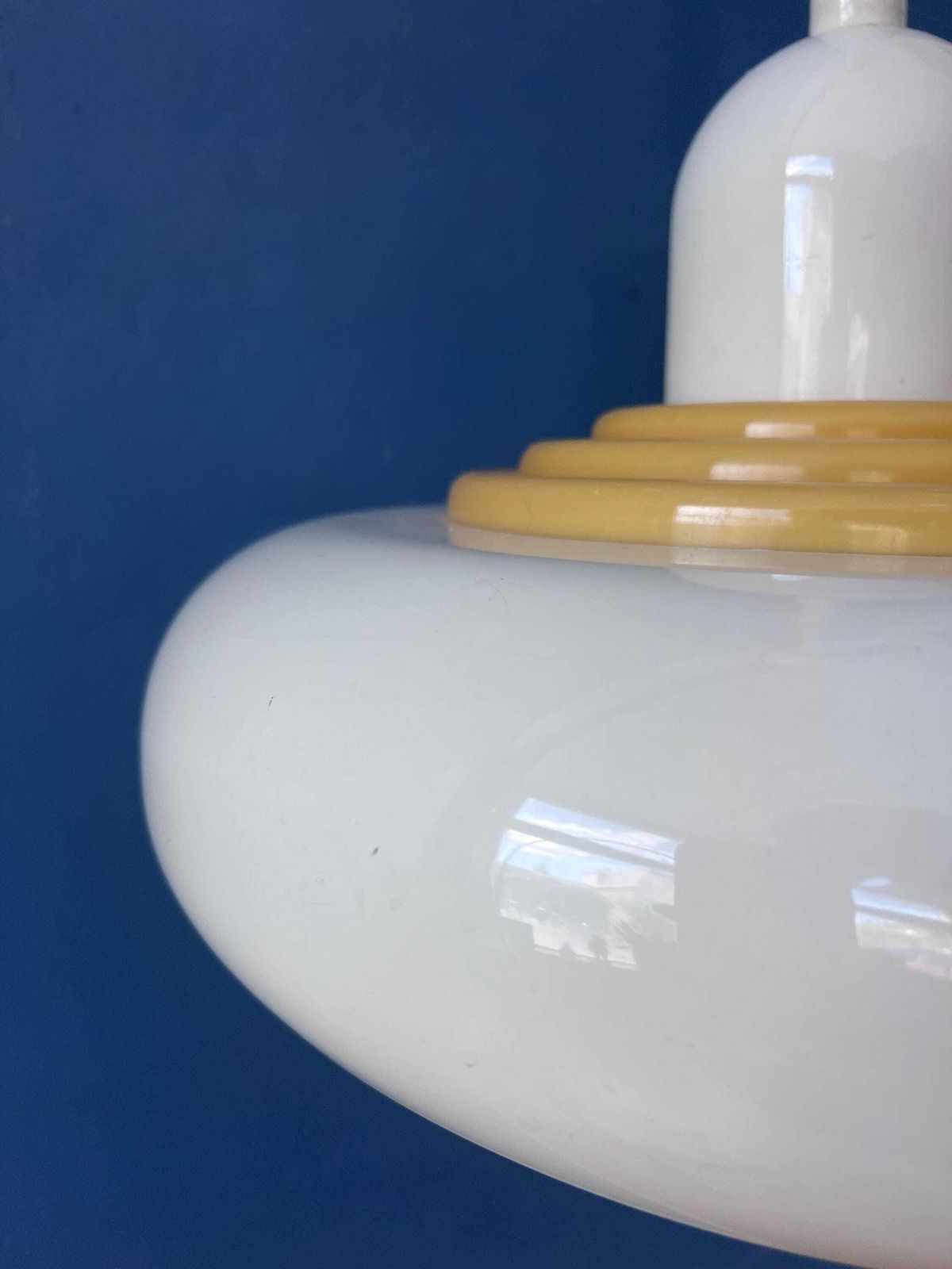 photo vinterior Mid-Century Beige UFO Hanglamp van Knud Christensen