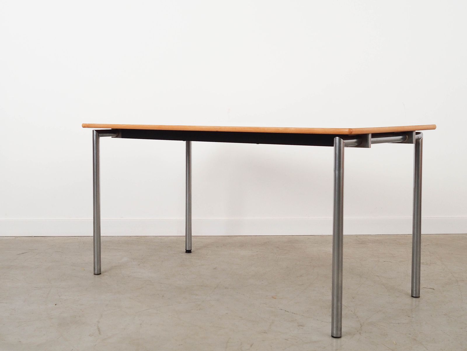 Gelamineerde tafel, Deens design, 2000, geproduceerd door Randers Møbelfabrik photo buy