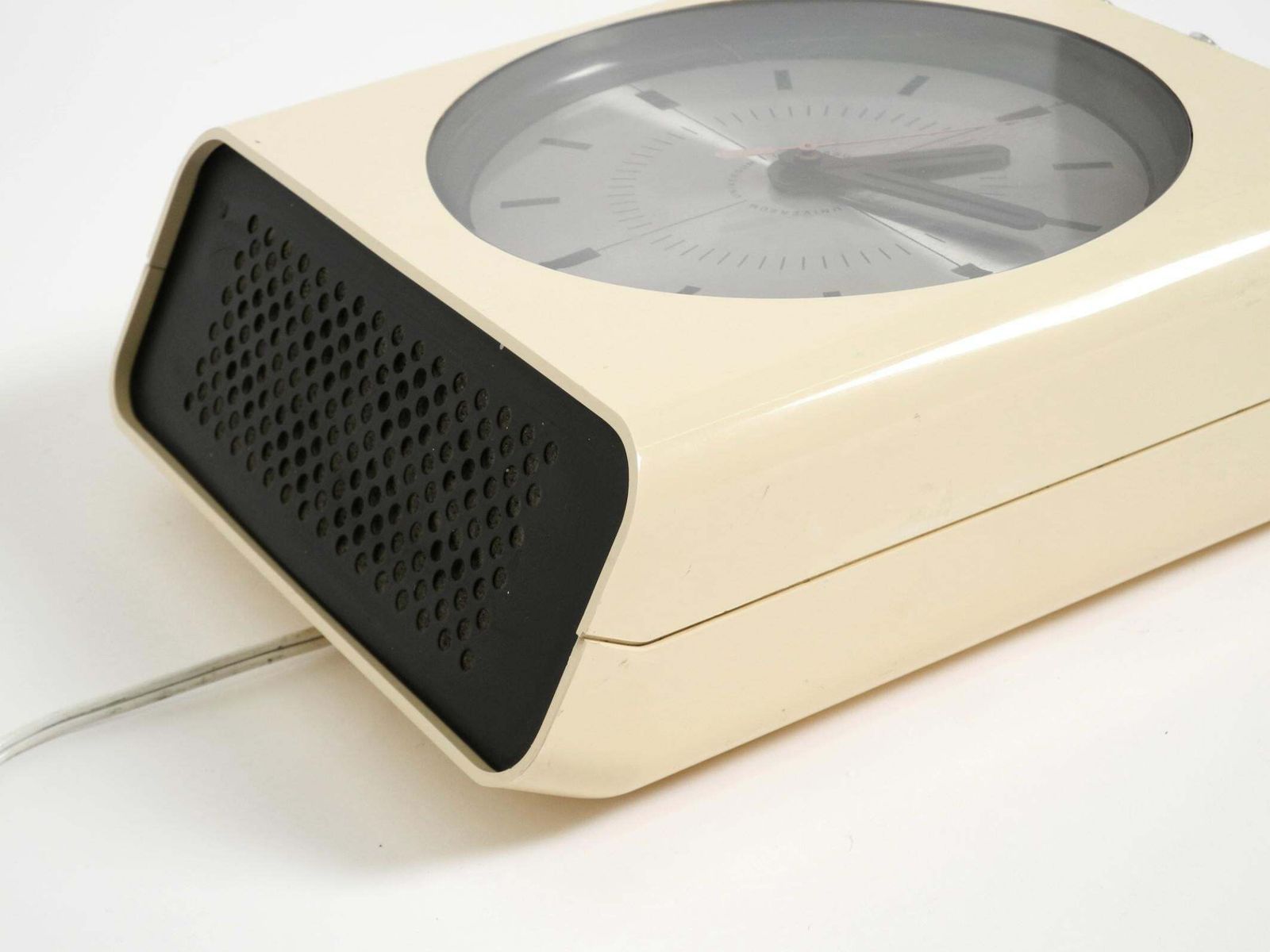 photo furniture Horloge murale Universum avec radio, années 1970, par Adriano Rampoldi pour Quelle Versand 1