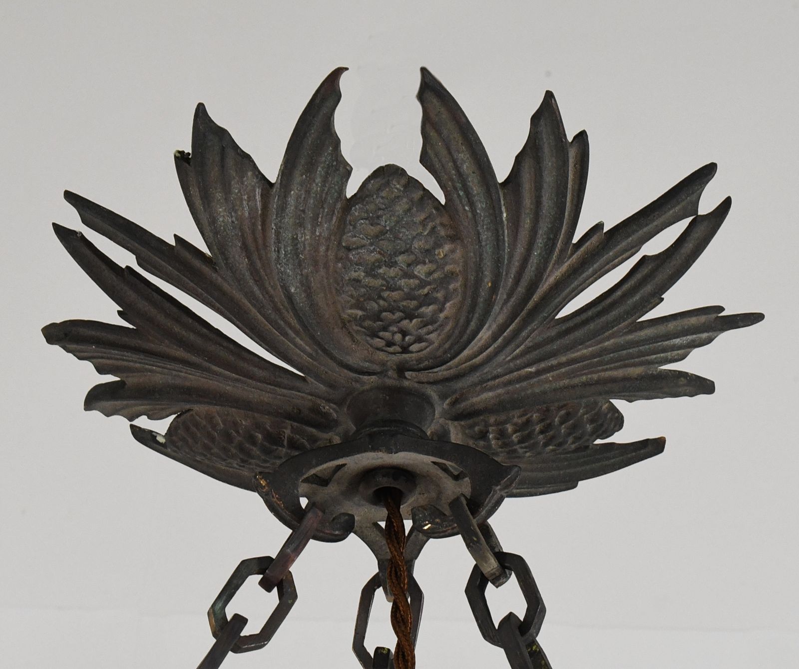 photo vinterior Franse art deco cameo hanglamp van Gallé, jaren 1920, Frankrijk