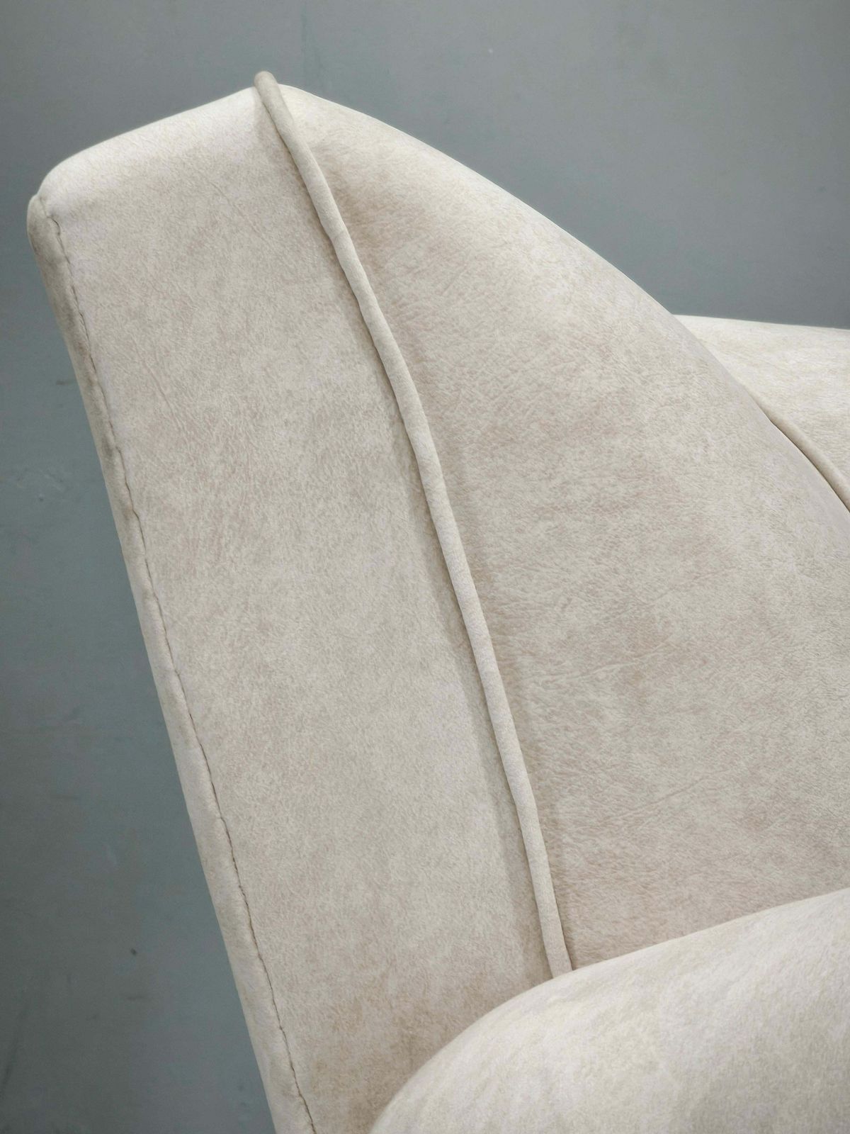 Italian Lounge Armchair In Beech Wood, Newly Upholstered, 1950s. photo vinterior