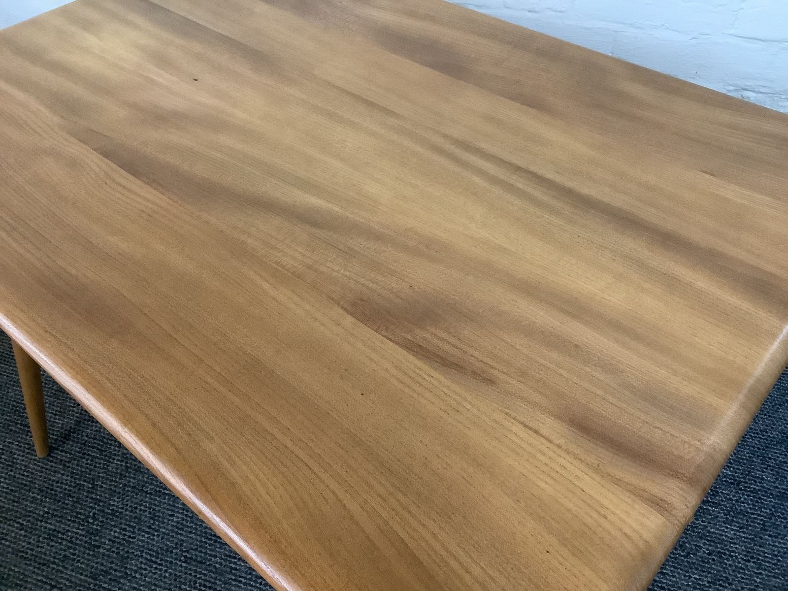 photo vinterior Ercol Windsor 393 All Purpose Dining Table.