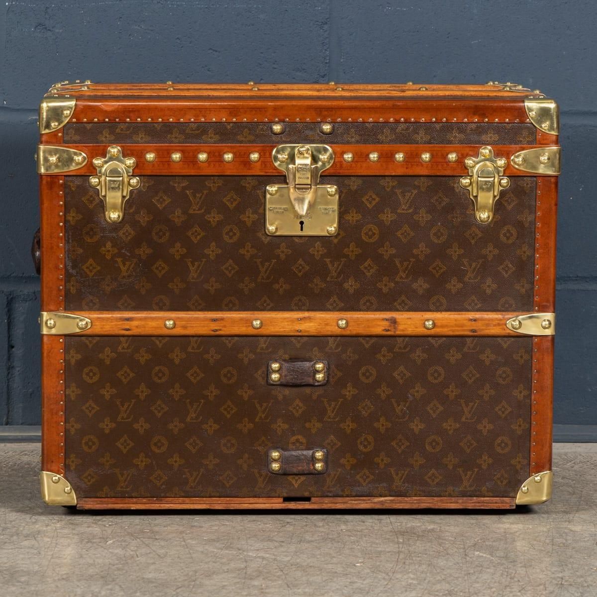 Antique 20thc Louis Vuitton Shoe Trunk In Monogram Canvas, France C.1920 photo Furniture