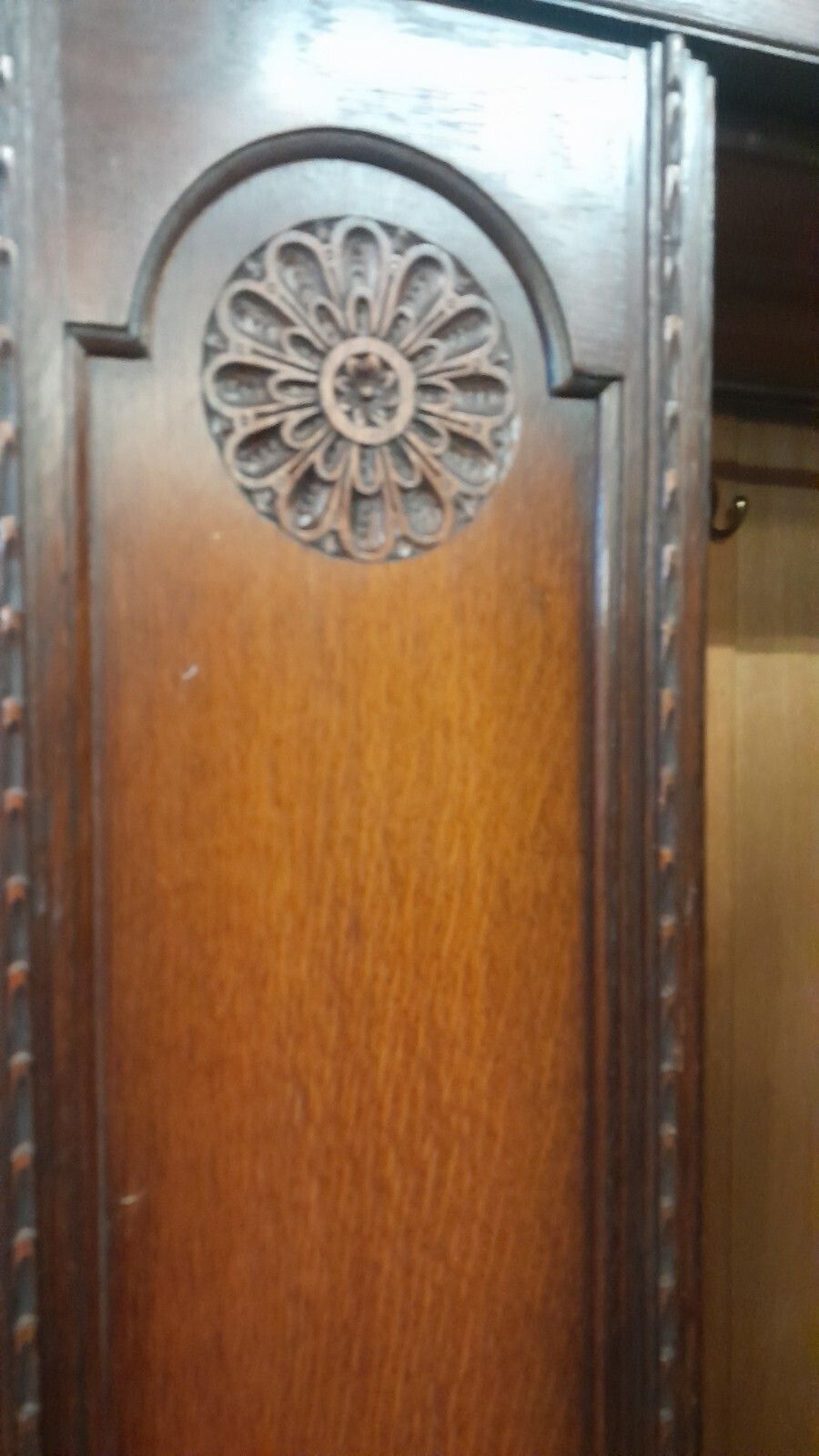 photo furniture Antique Solid Carved Oak Single Mirror Door Freestanding Wardrobe With Drawer