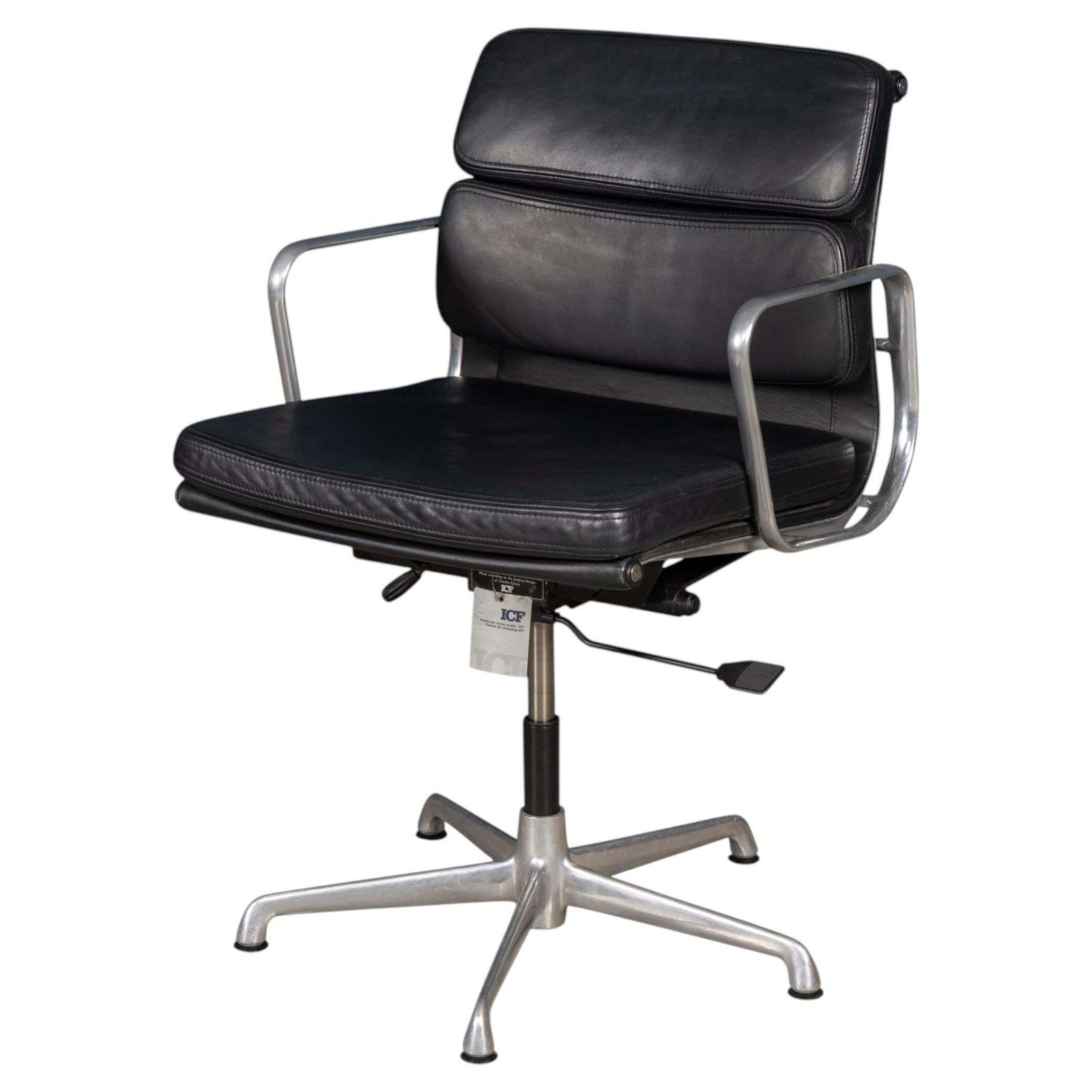 Vintage 20thc Ea217 Chair In Black Leather By Charles And Ray Eames For Icf