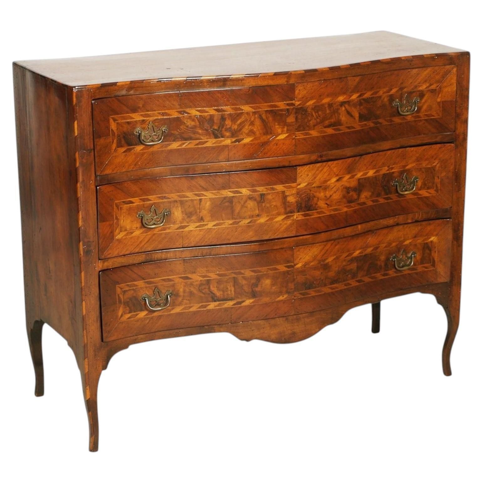 Venetiaanse commode in walnoot en marqueterie uit een historische villa in Verona, ca. 1830