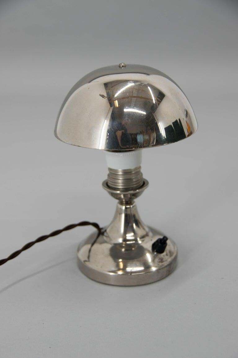 Art Deco Vernikkeld Klein Tafellampje met Verstelbare Koepelkap, jaren 1930 photo vinterior