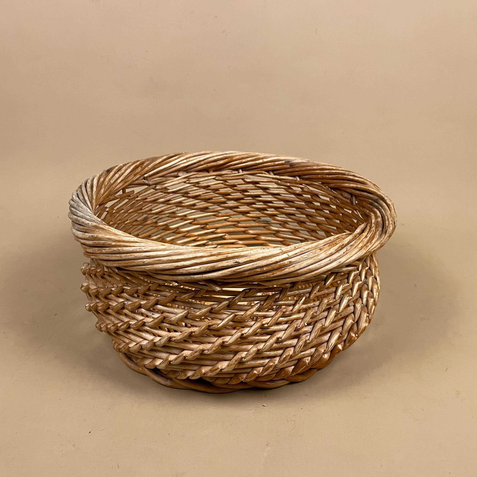 Vintage Wicker Blanket Basket Willow Storage Basket Rustic Farmhouse Decor photo Home Decor
