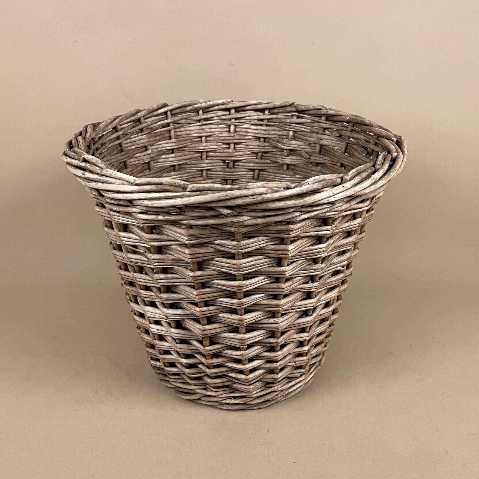 Vintage Wicker Paper Bin Basket Round Willow Waste Rustic Farmhouse Decor Plant Pot Basket