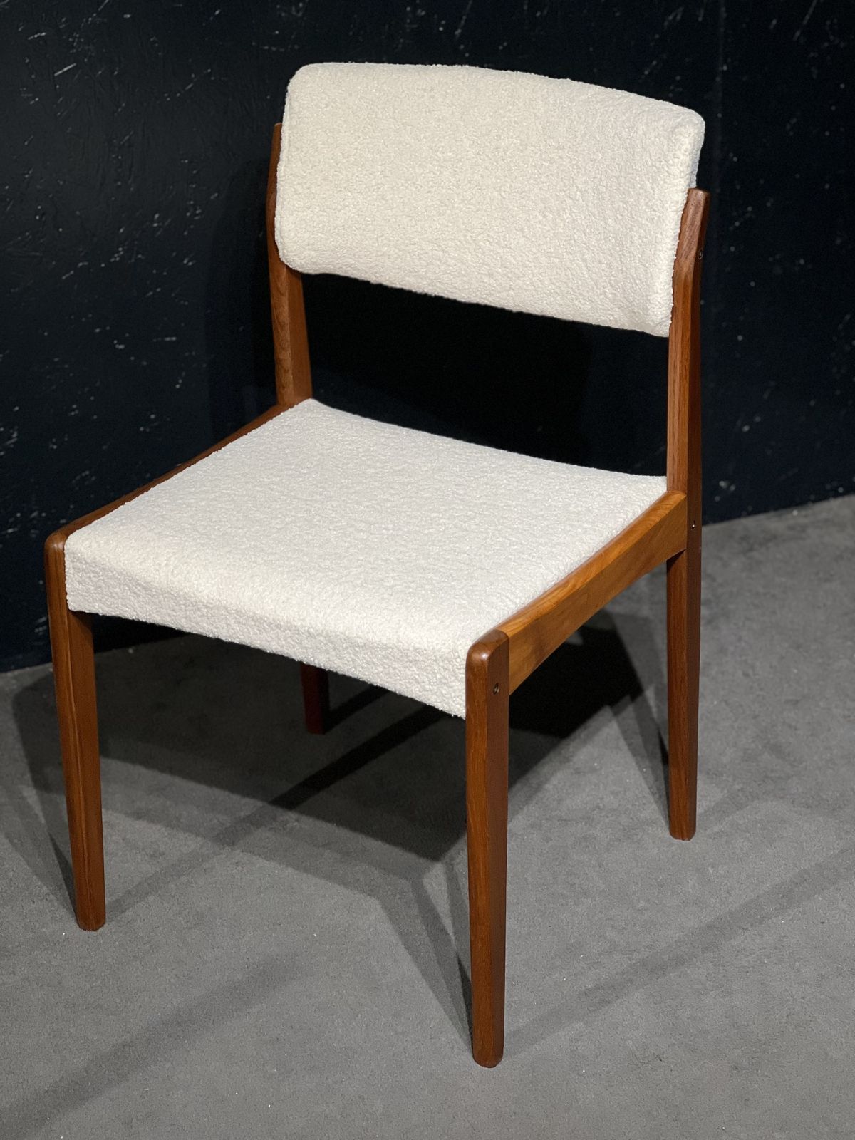 photo furniture Set Of Danish Chairs By Hw Klein For Bramin