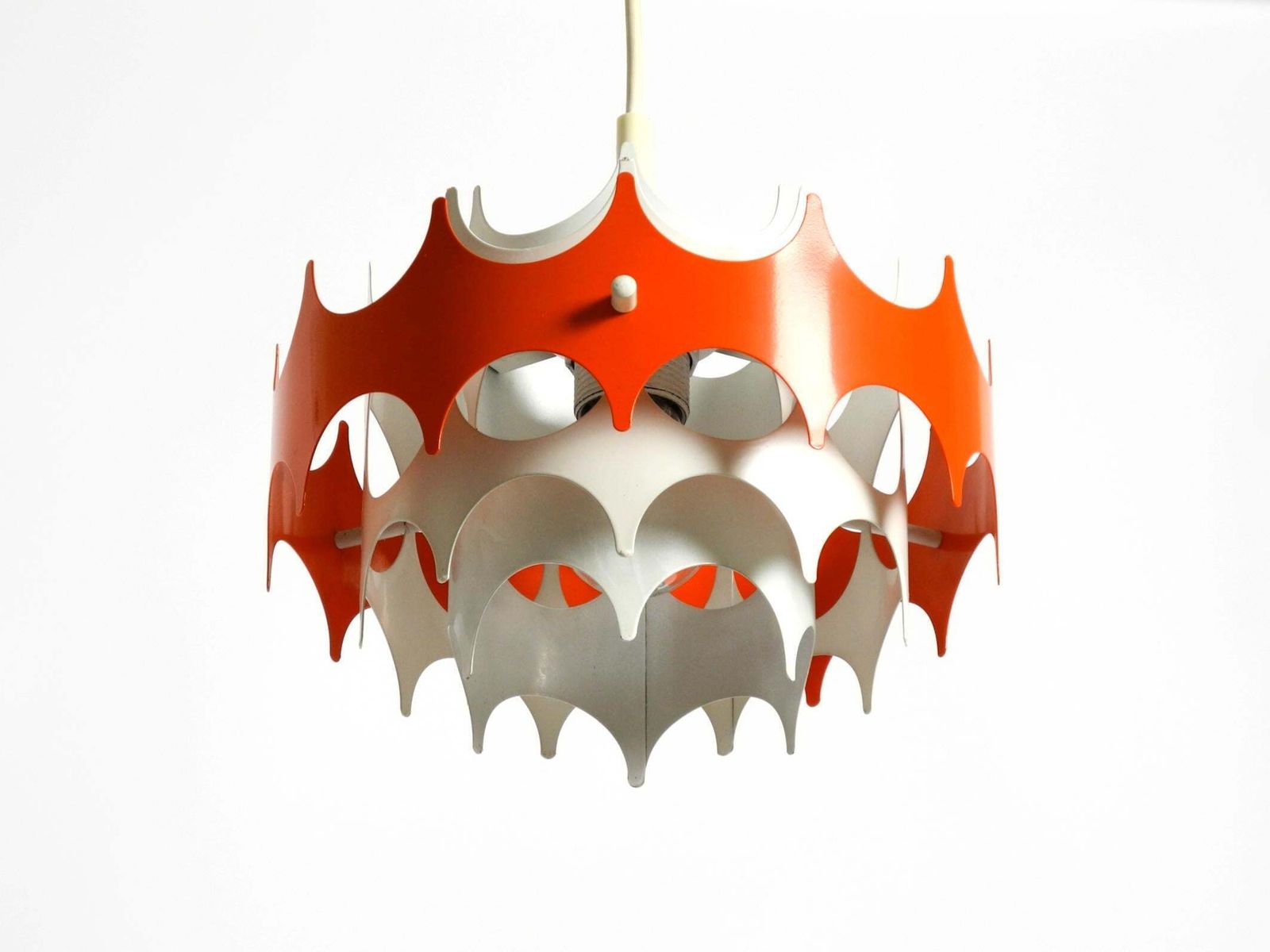 photo furniture Kleine Space Age metalen hanglamp uit de jaren 1960 van Doria