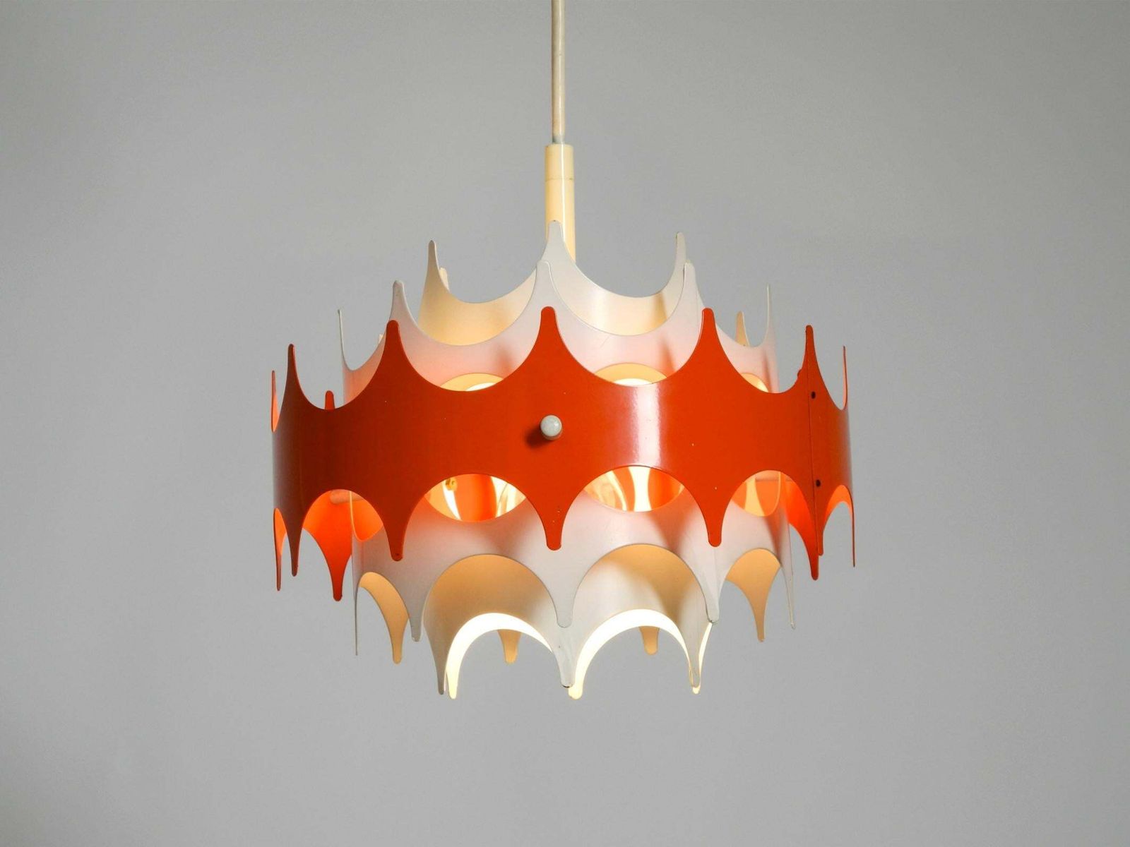 photo vinterior Kleine Space Age metalen hanglamp uit de jaren 1960 van Doria