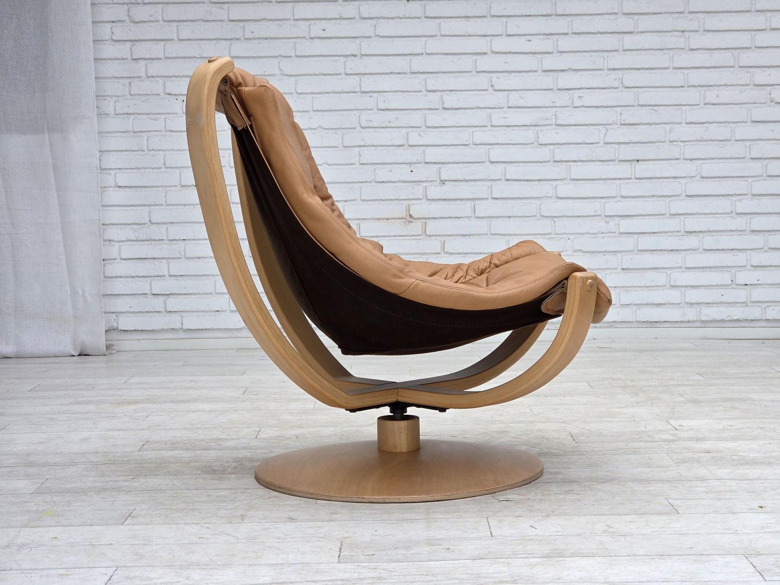 1980s, Scandinavian Swivel Armchair, Furniture Leather, Bent Wood. photo vinterior