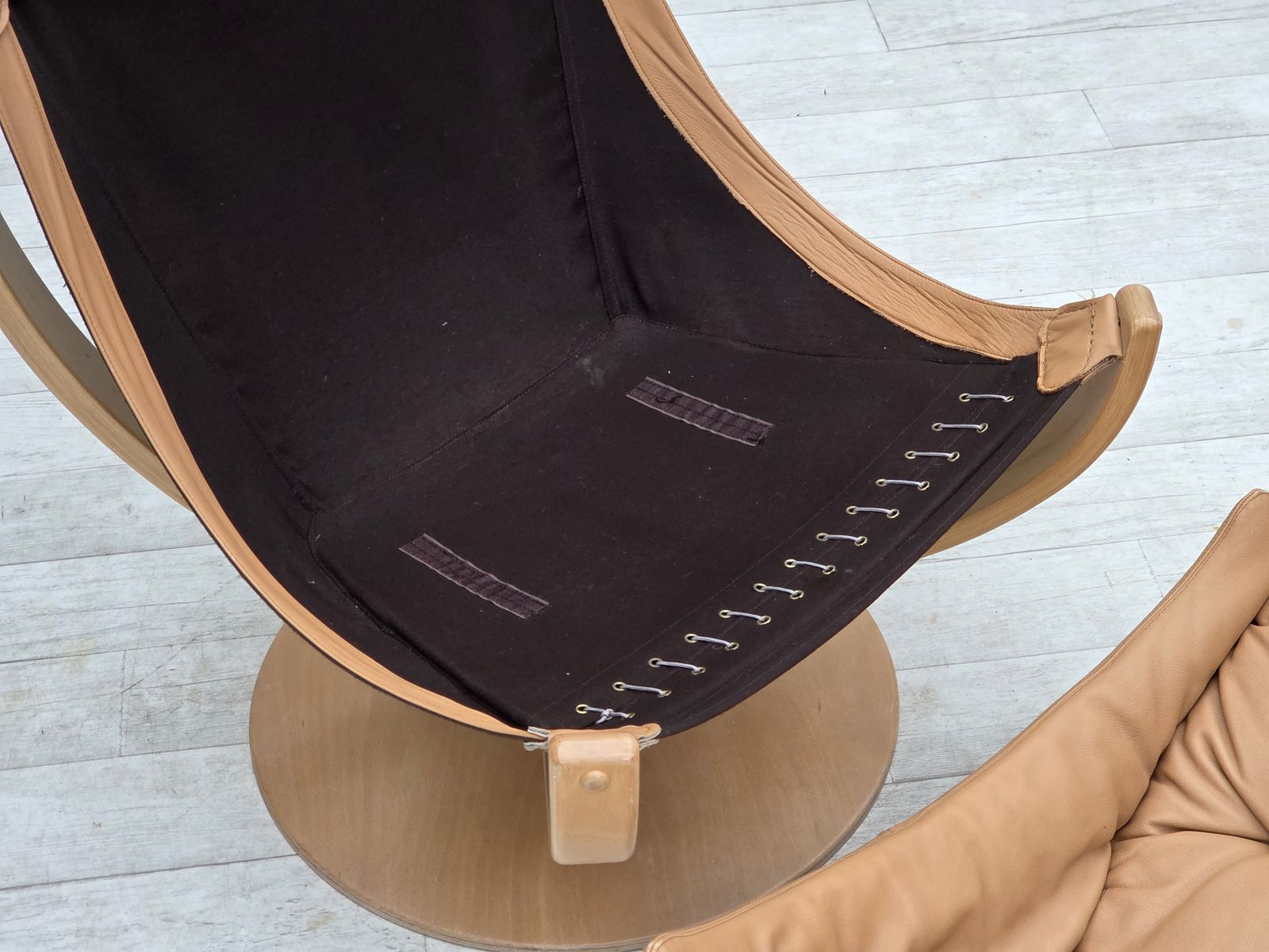 photo furniture 1980s, Scandinavian Swivel Armchair, Furniture Leather, Bent Wood.