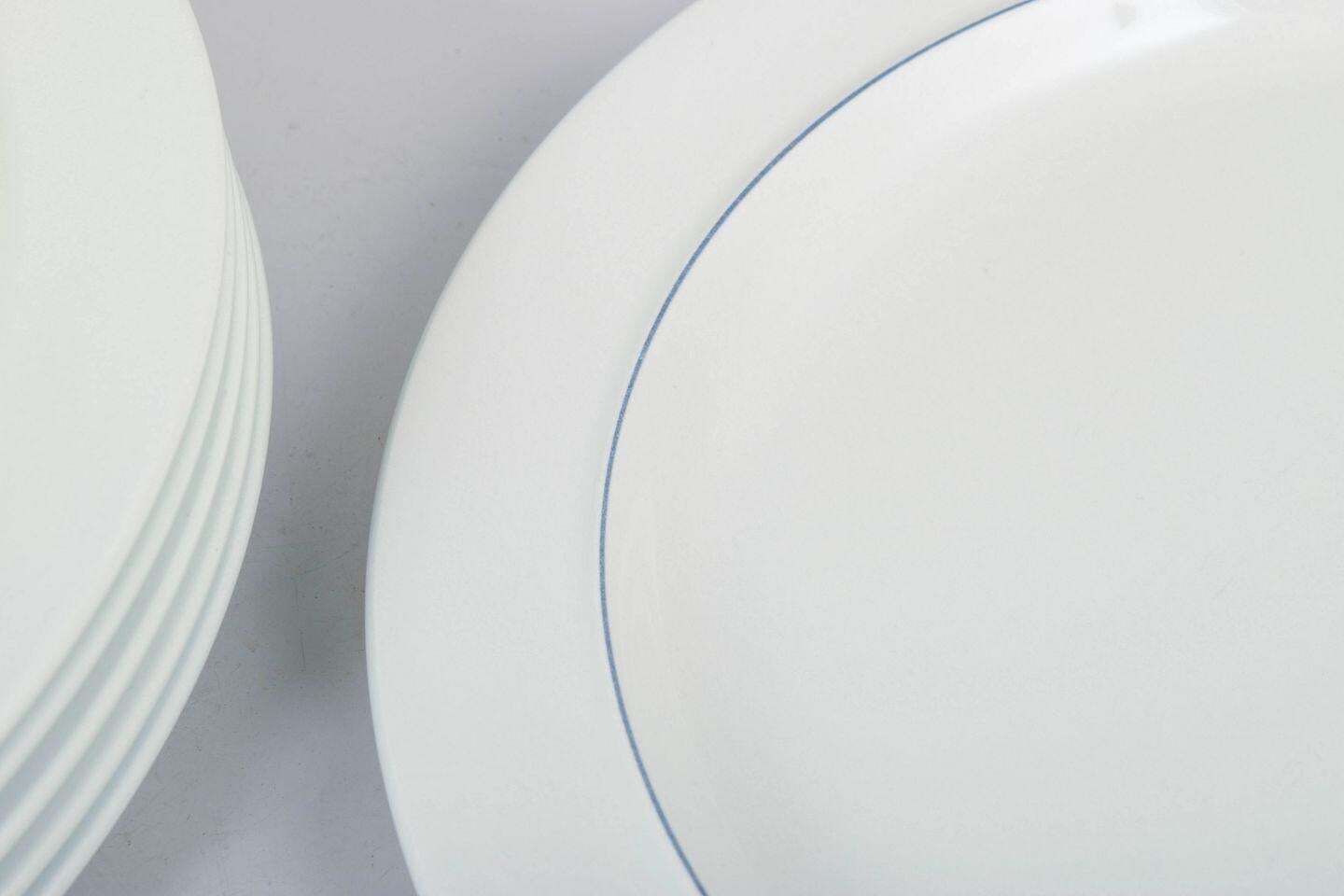 Grethe Meyer, Royal Copenhagen. Set van zes Blue Line dinerborden in faience photo for sale