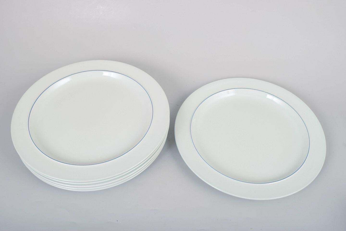 Grethe Meyer, Royal Copenhagen. Set van zes Blue Line dinerborden in faience. photo for sale