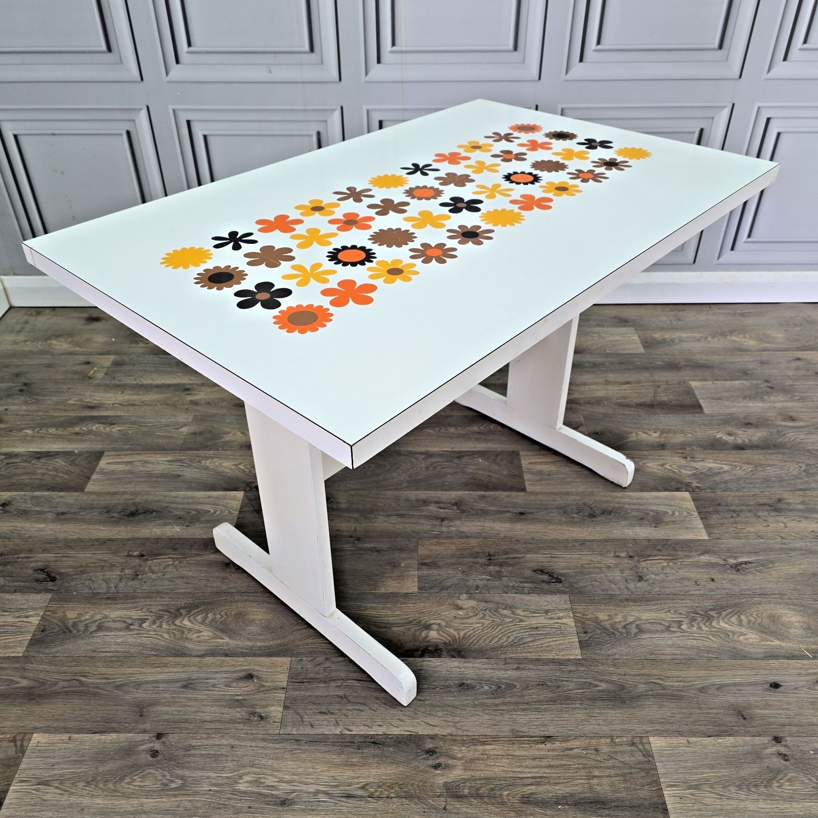 Vintage Retro Dining Table   White Formica   Flower Power 1970s Mcm   Kitchen