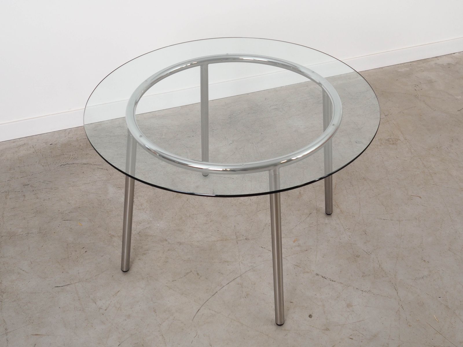 Salmi glazen tafel, Scandinavisch design, ontwerpers: Carl Öjerstam & Magnus Elebäck, geproduceerd door Ikea photo 1039.0